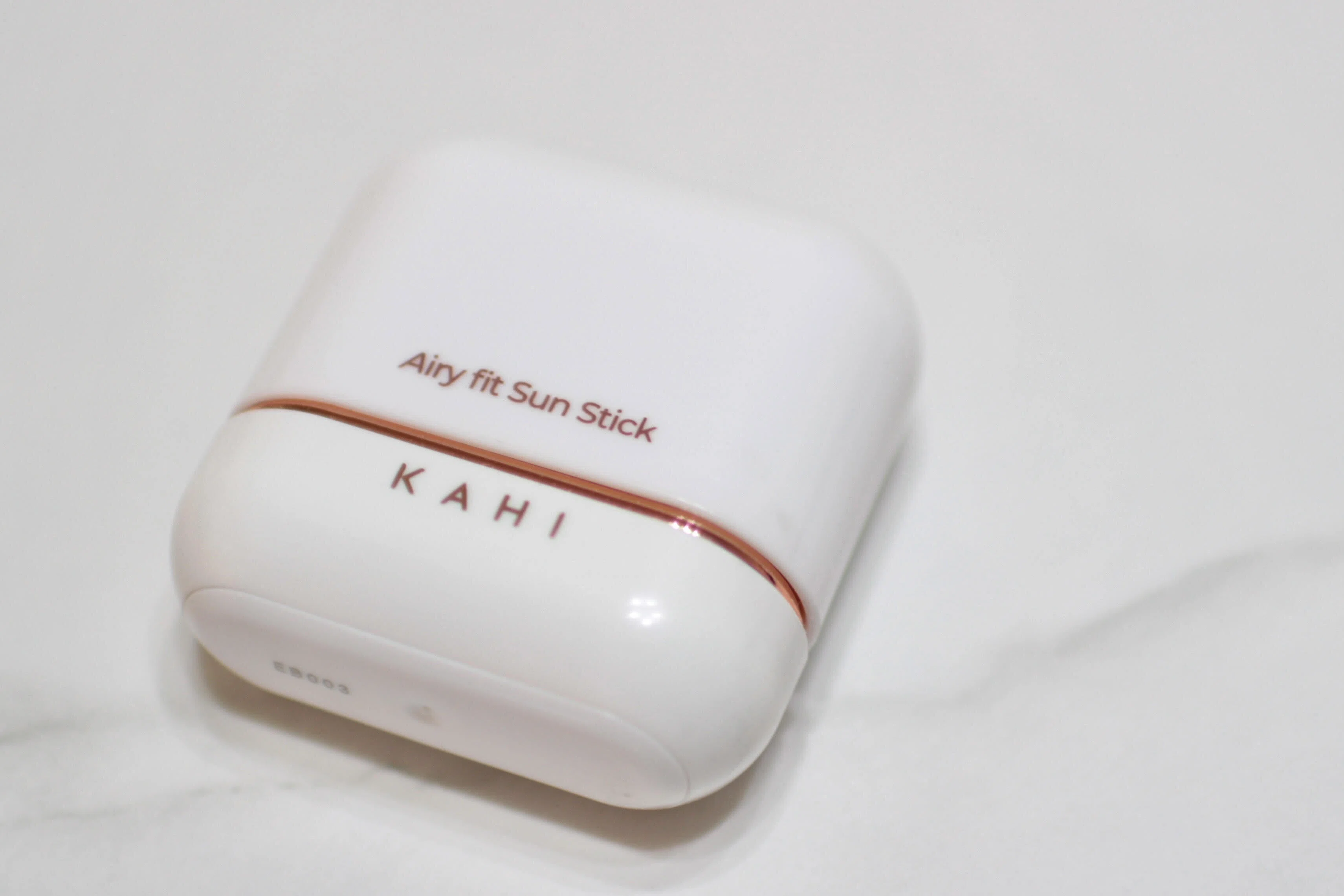 日焼け止め k&k ベタつかず、サラサラ！ 軽い使い心地なのに＜高SPF＞の日焼け止め