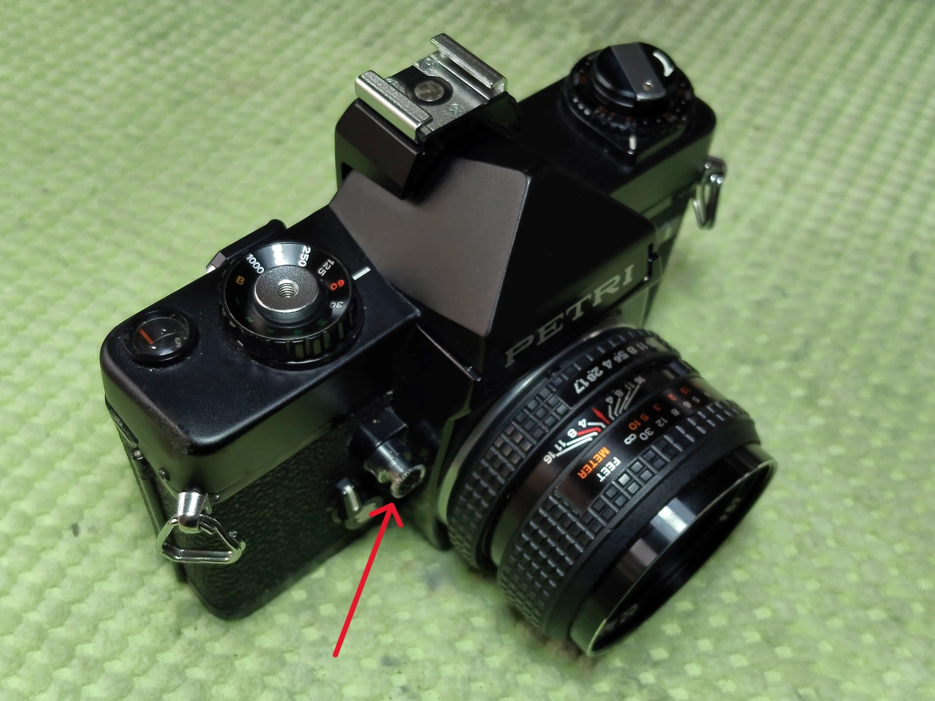 Petri MF-1の分解｜フィルムカメラ修理のアクアカメラ