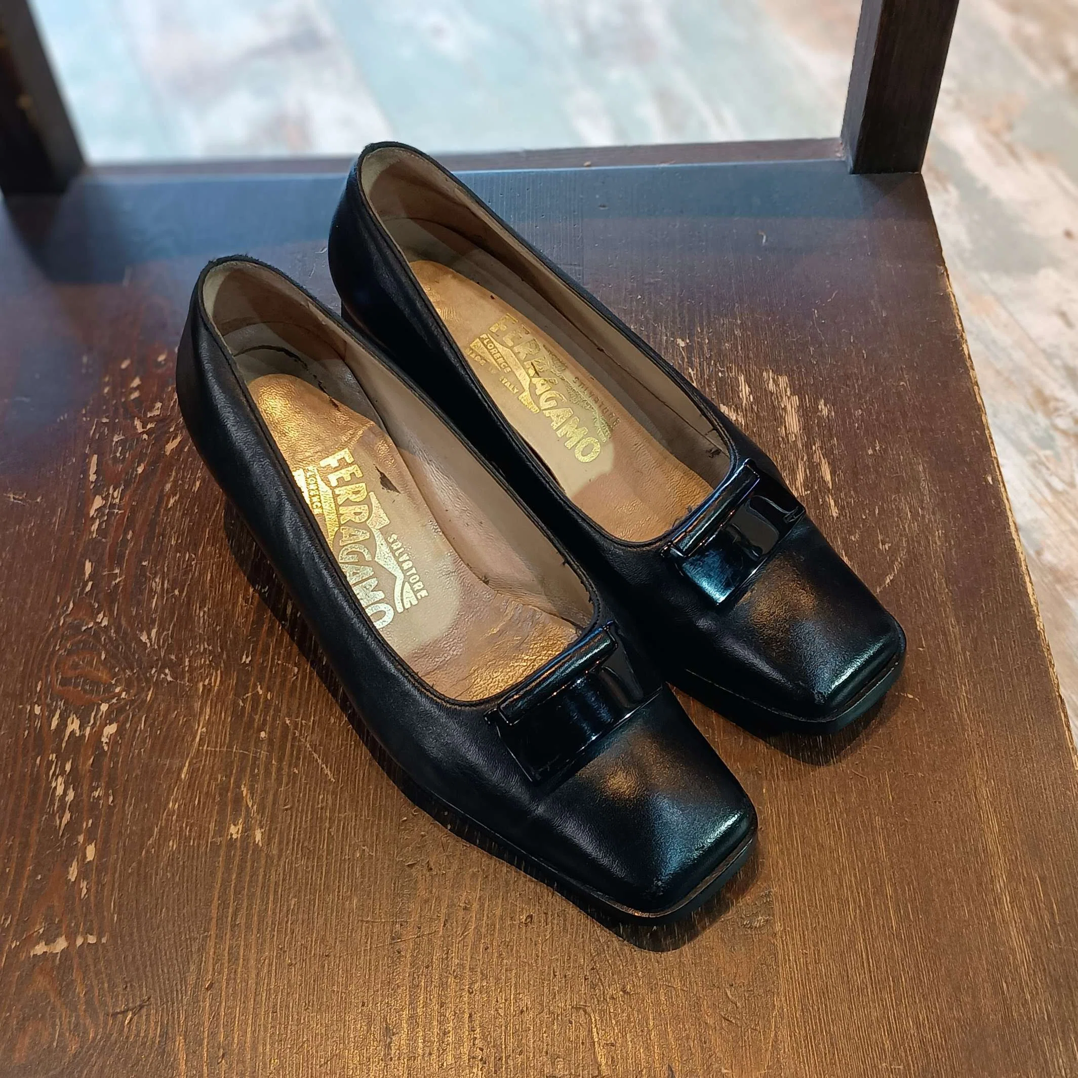 FERRAGAMO婦人靴 婦人靴修理/パンプスリペア】フェラガモのパンプスのリソール｜CREA