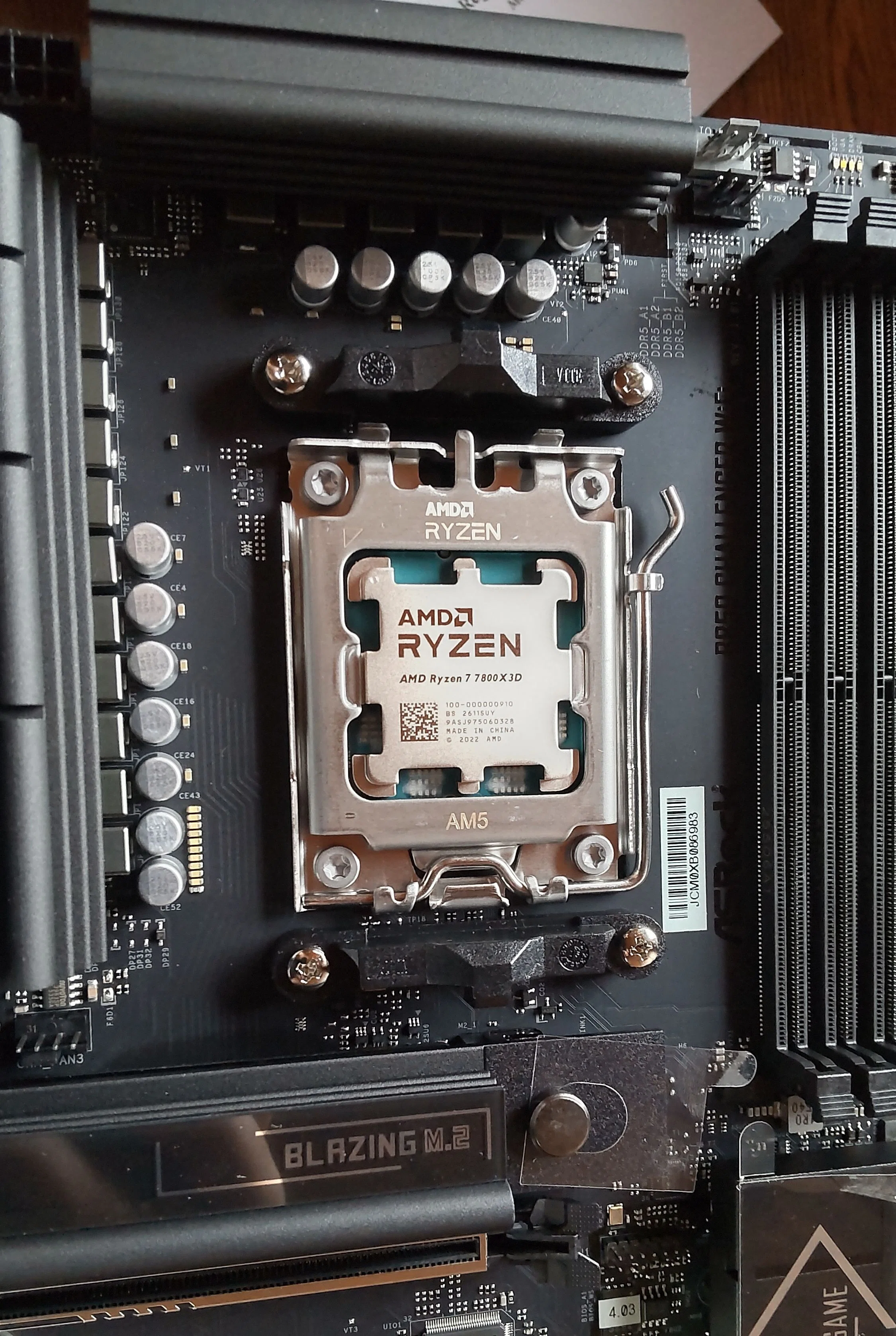 Ryzen 7 5800X3D 10th Anniversary Edition 発売されましたが自分は
