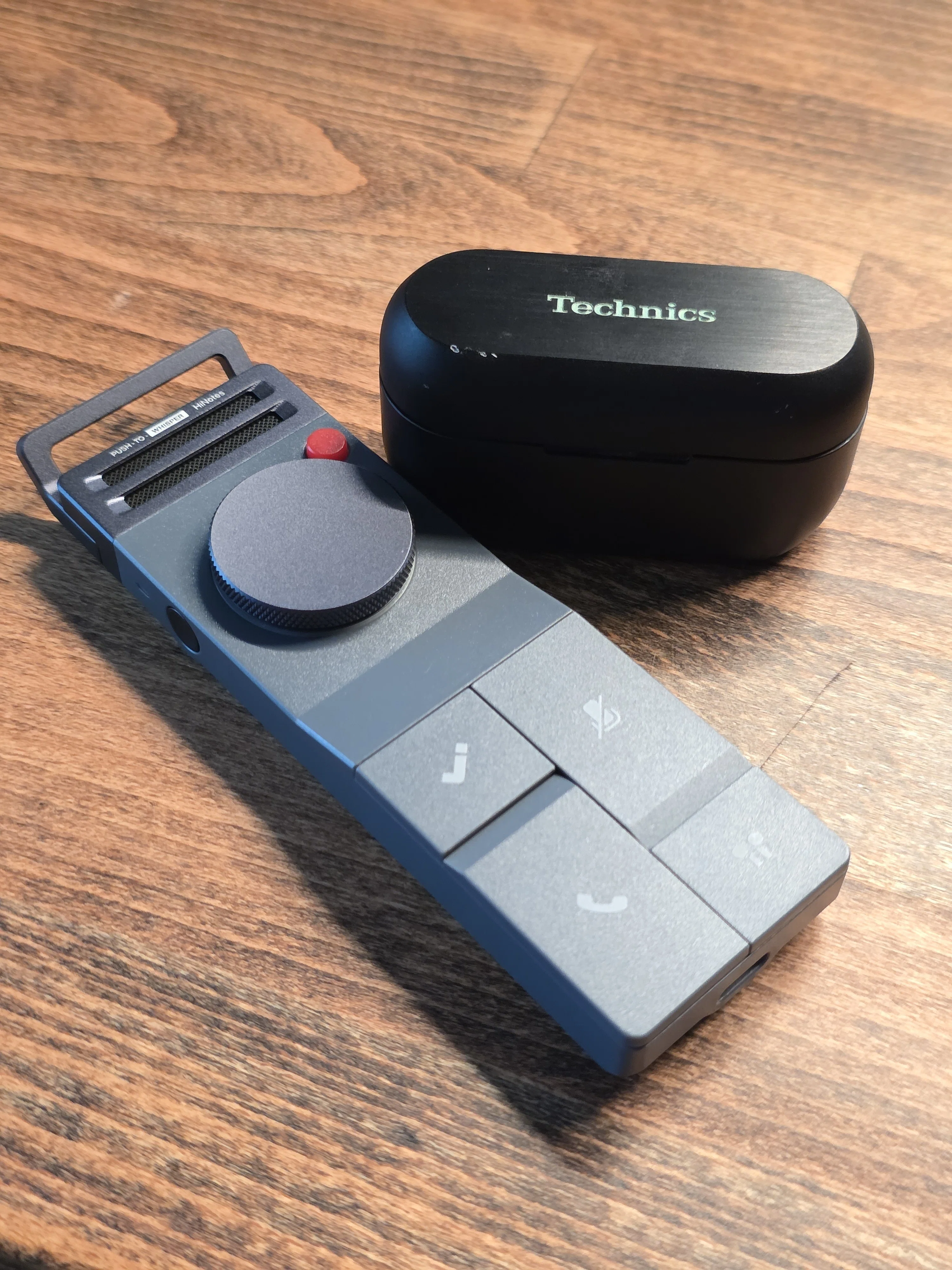 HiDock P1 (イヤホンつけたまま録音できるAIボイスレコーター) HiDock P1 AIボイスレコーダーレビュー |イヤホンをつけたまま録音