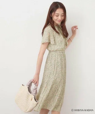 【最終値下げ‼️】日比谷花壇スペシャルコラボ　花柄ワンピース 花柄ワンピースは少し照れる。日比谷花壇コラボの一枚を、夏の普段着に