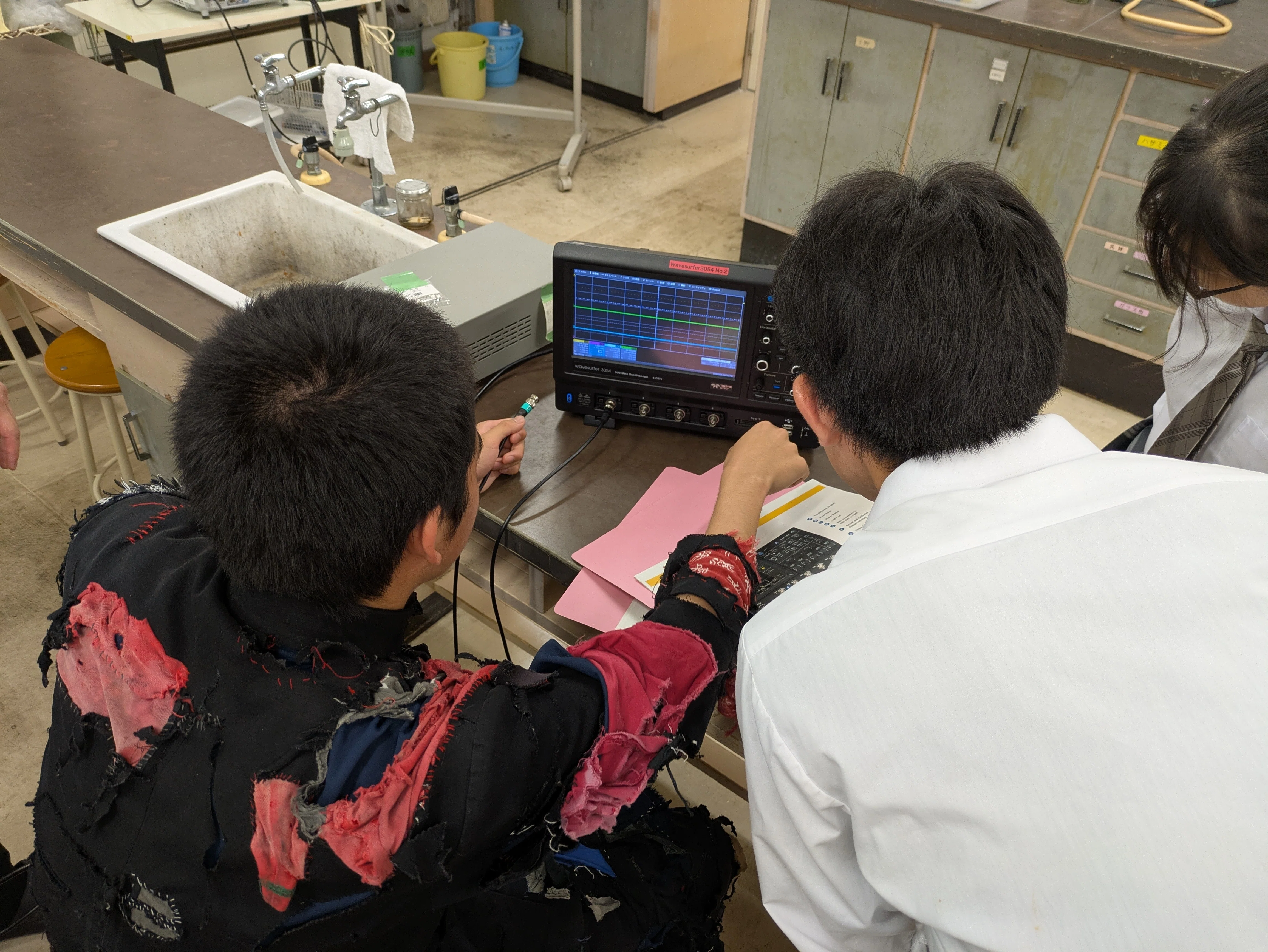 2年理数科出前授業① ～専門性の高い内容に意欲的に取り組みました