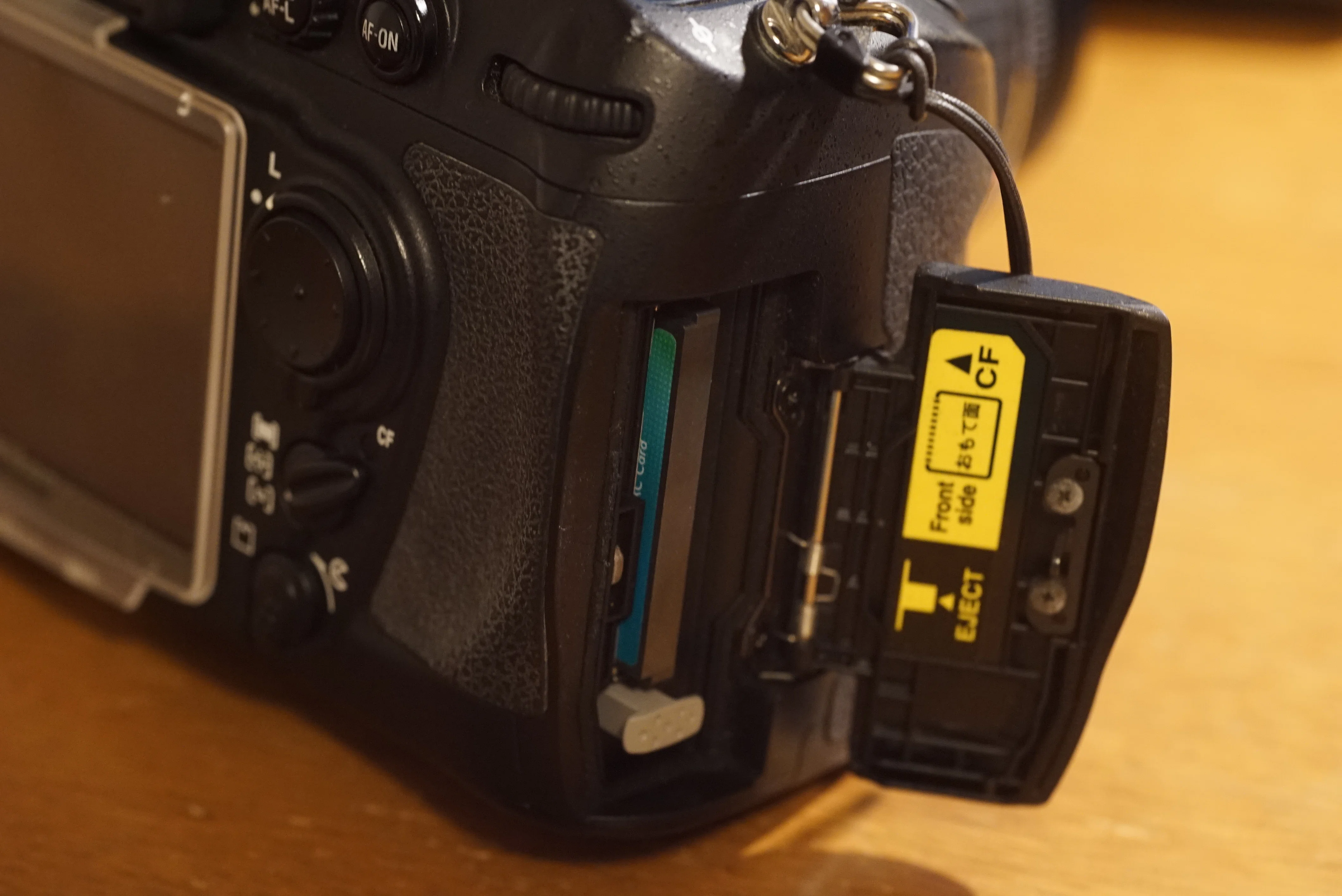 Nikon D300にSDXC用CF変換アダプターを使う｜アトリエデルタ