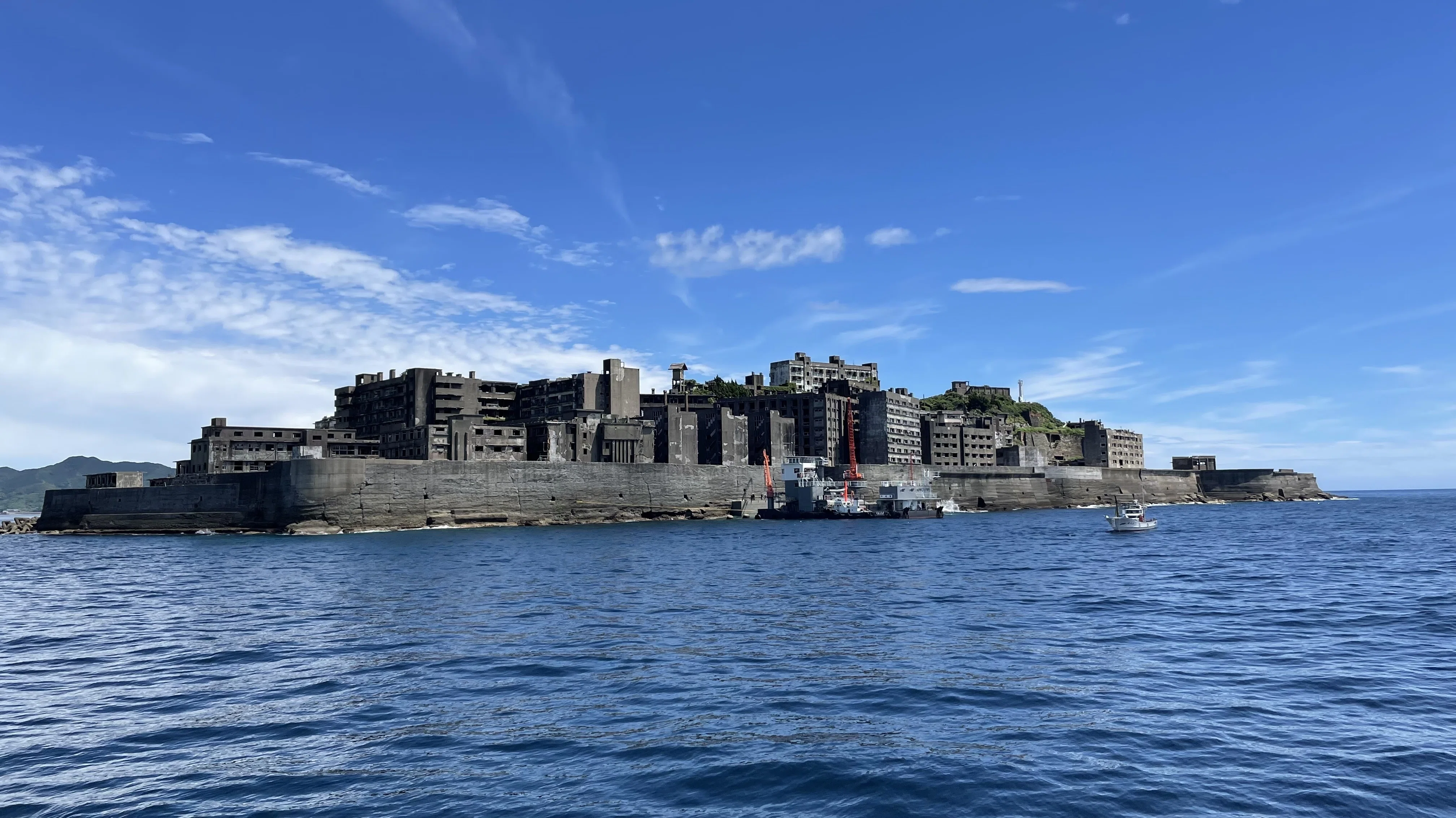 端島 現世の異世界探訪#07】端島(軍艦島)【長崎県長崎市】｜心地仔 (異世界