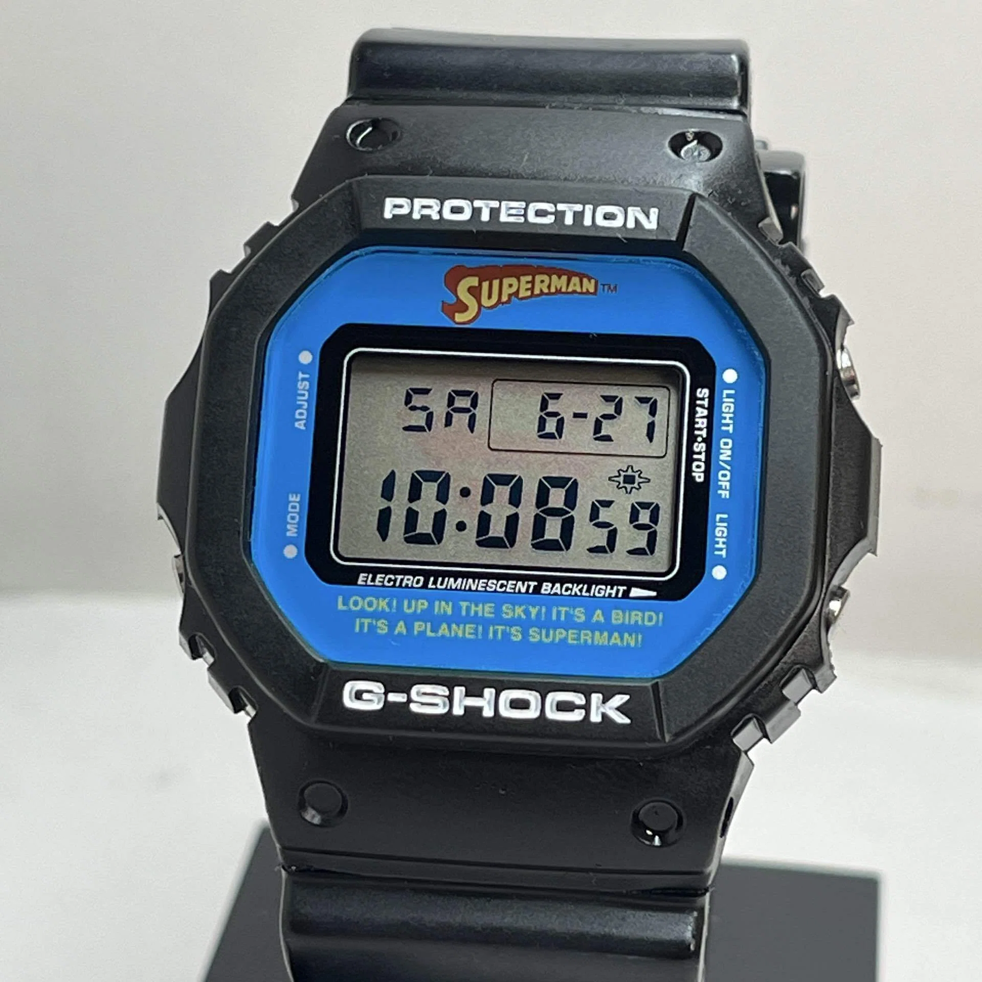 限定1000本の衝撃。G-SHOCK「DW-5600VT スーパーマン限定モデル」が