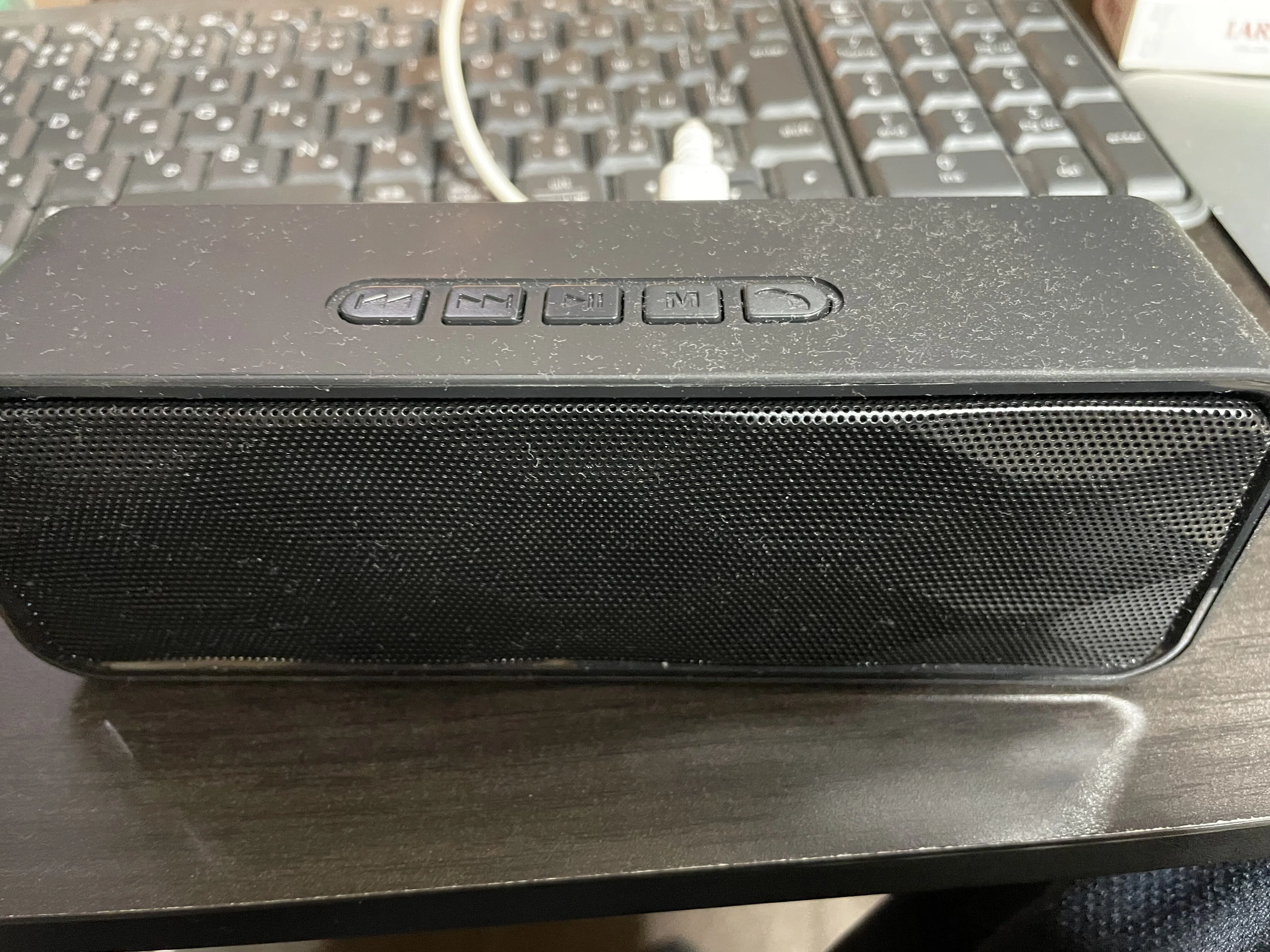 実機レビュー】2,000円のBluetoothスピーカーを半月使ってみた
