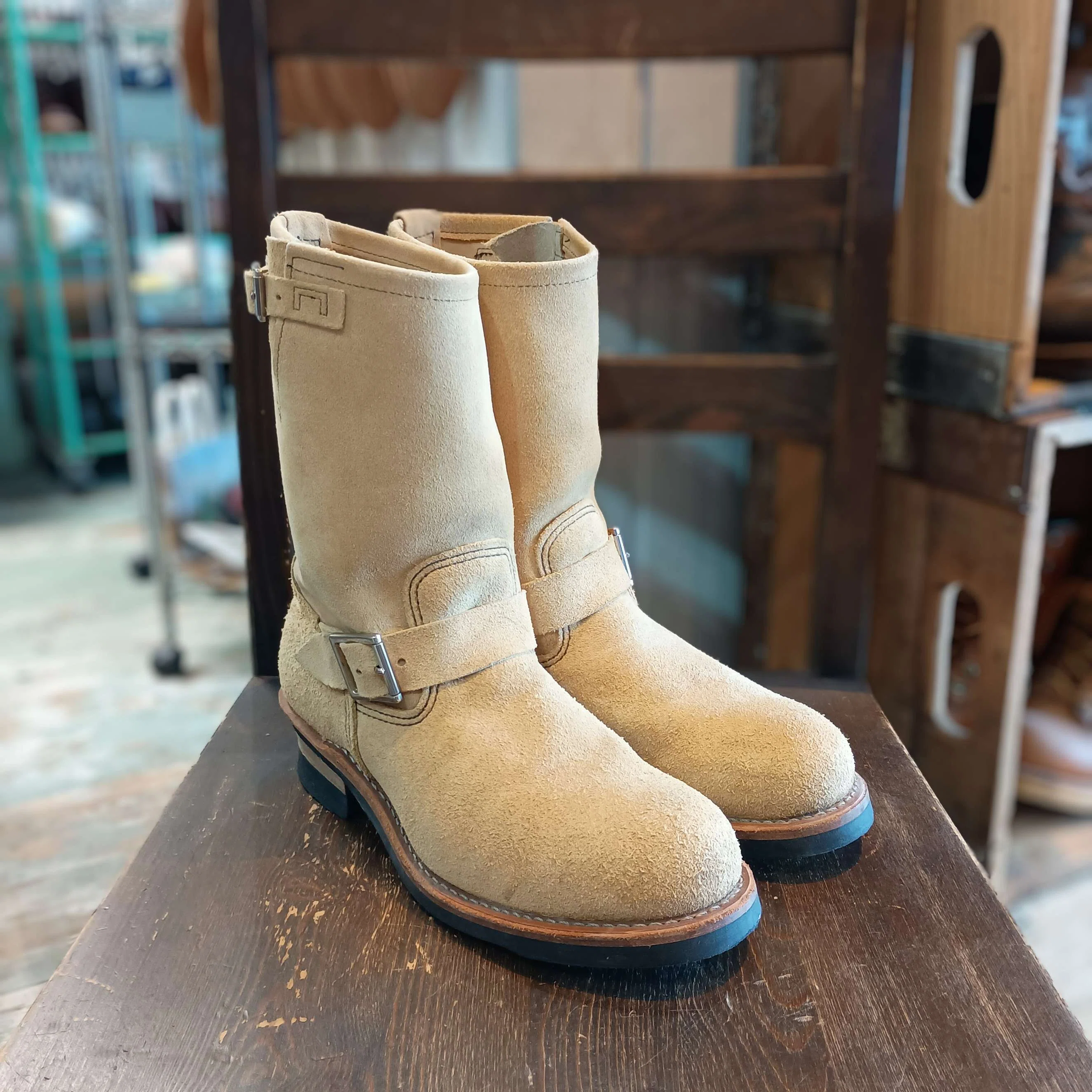 エンジニアブーツ低ベルト加工】RED WING#8268のインステップバックル