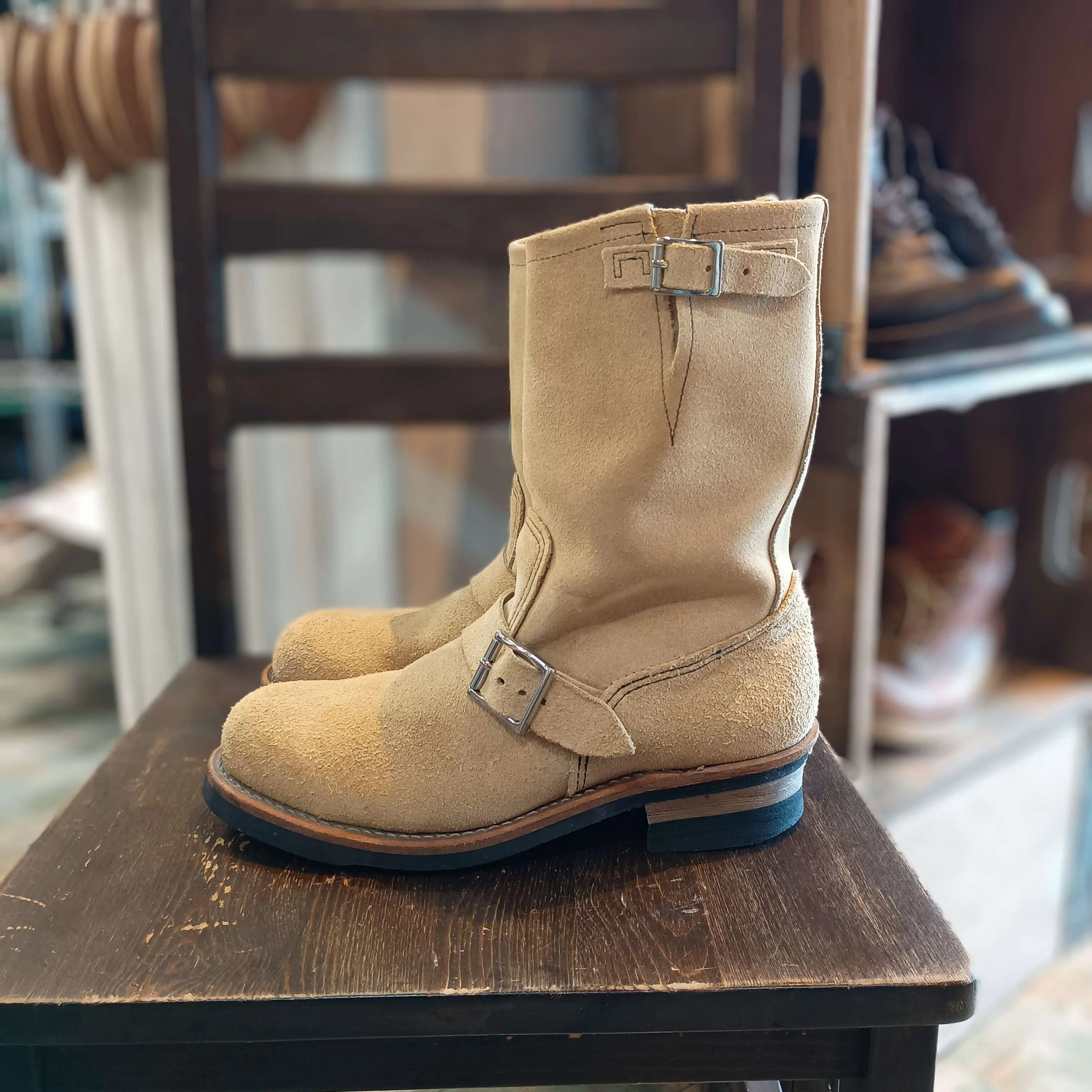 エンジニアブーツ低ベルト加工】RED WING#8268のインステップバックル