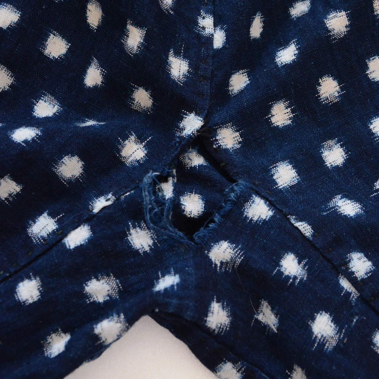 雪ん子絣の藍染もんぺ。なかなか見つからない希少な絣柄の話。｜難波