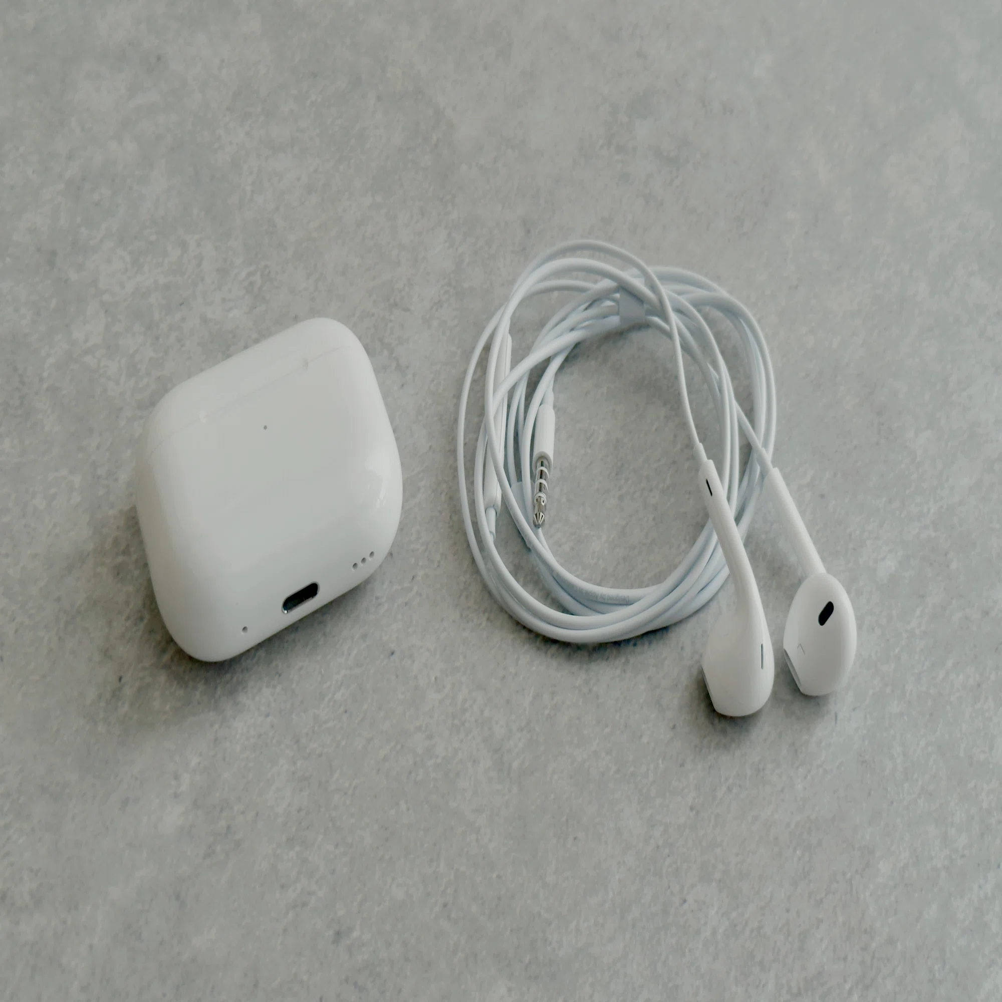 Apple 純正 AirPods Amazon.co.jp: 【整備済み品】 Apple AirPods Pro 