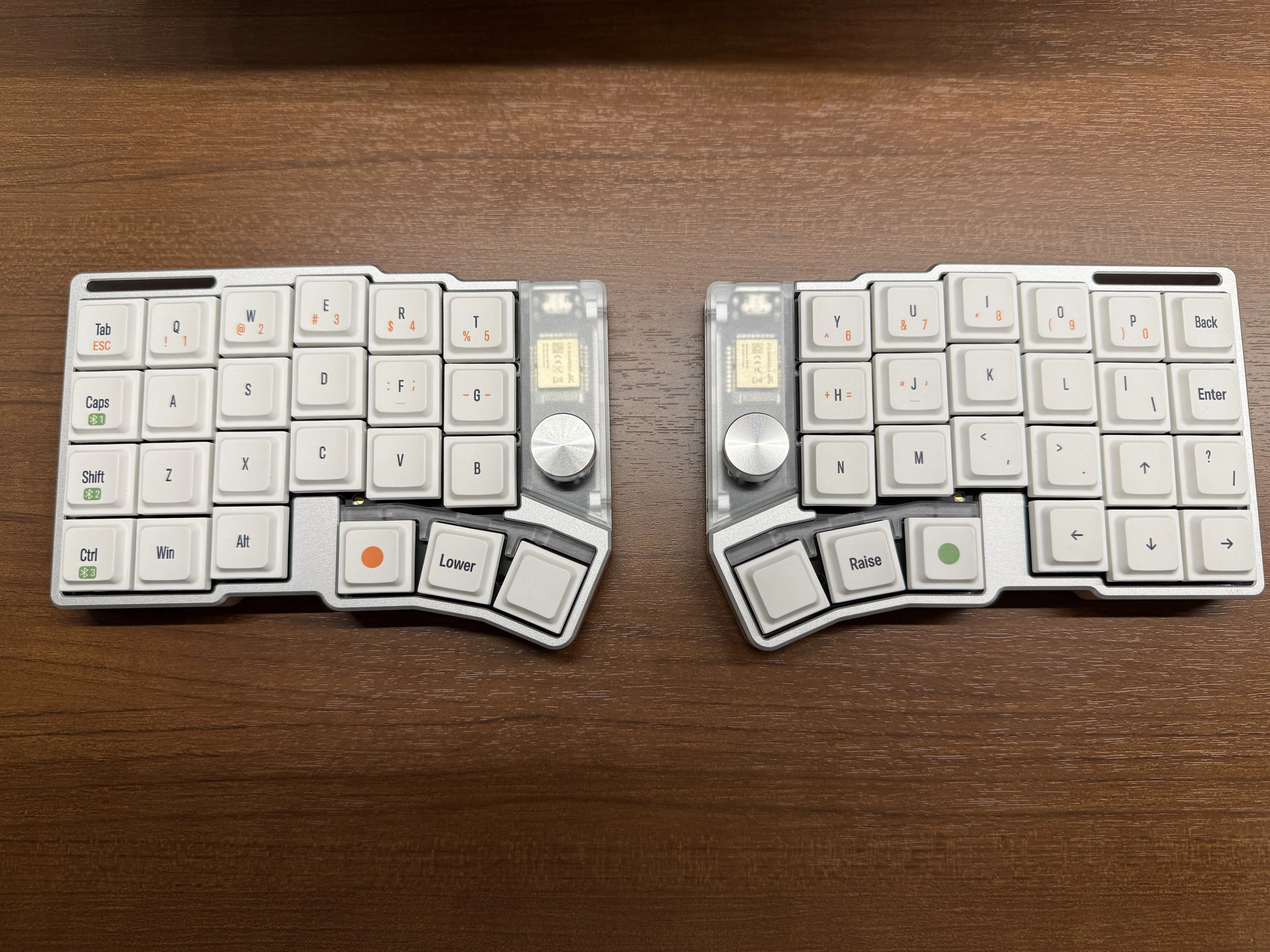 合計6万円超の分割キーボードを、2台とも手放した。マウスを握る私には