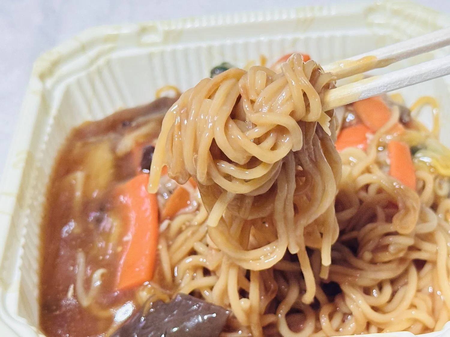 セブン「7プレミアム 五目あんかけ焼そば」｜コグレマサト