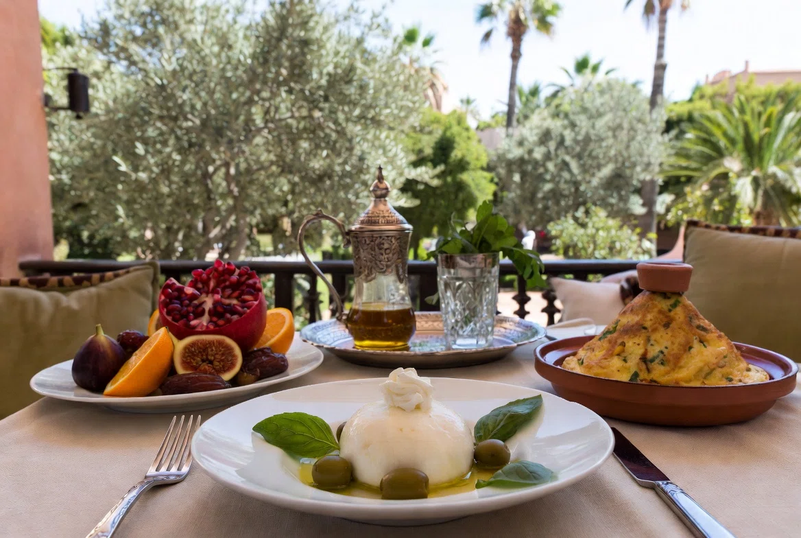 当直明けで疲れたからちょっと旅行行ってくるわ 🇲🇦モロッコ編✦LUXURY TRAVEL JOURNAL ✦ 1782717805 DDNibI8MhZmaw1flFzukeKHY