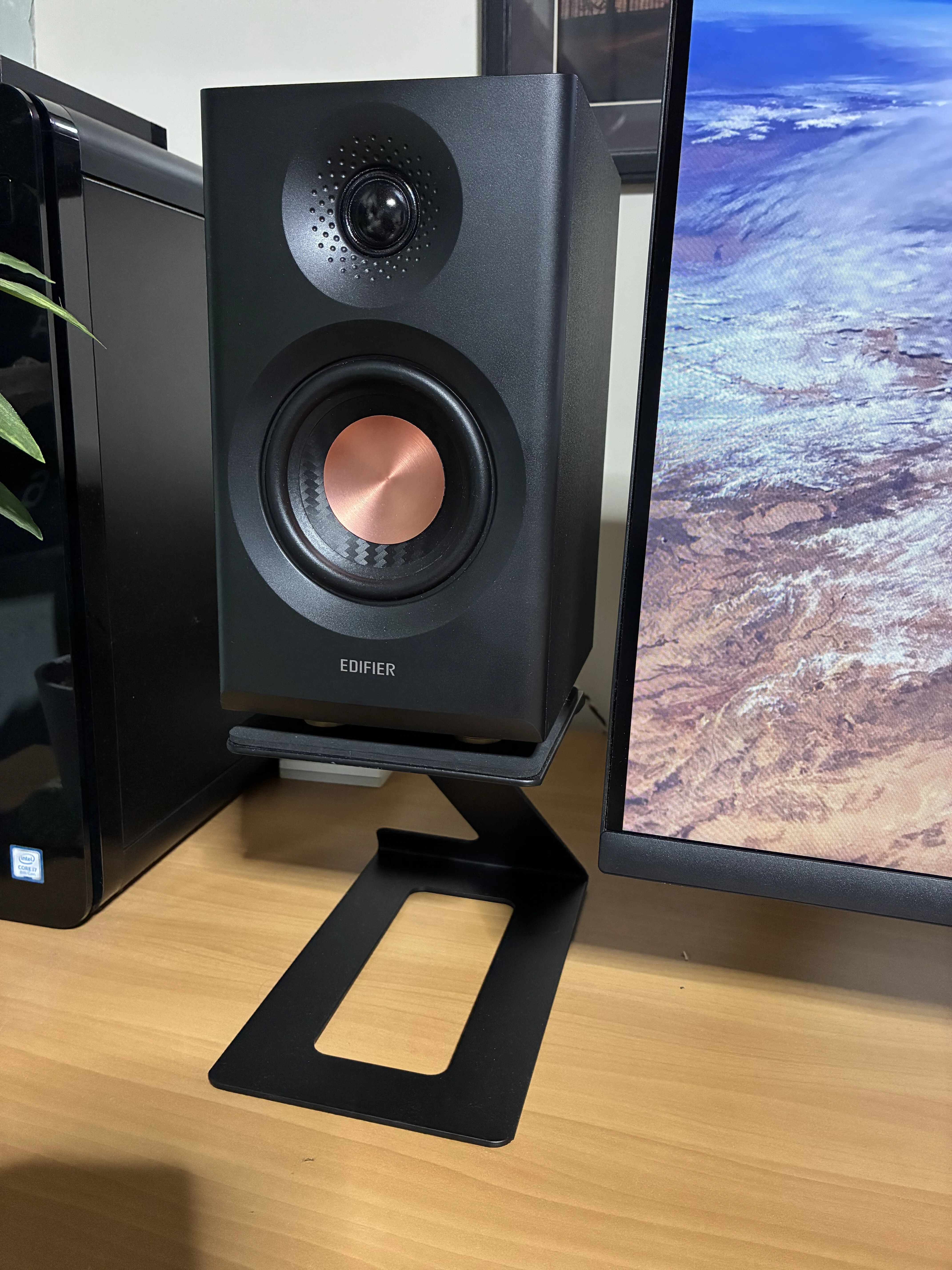 Edifier MR3に最適なスピーカースタンド選び｜Ttemp