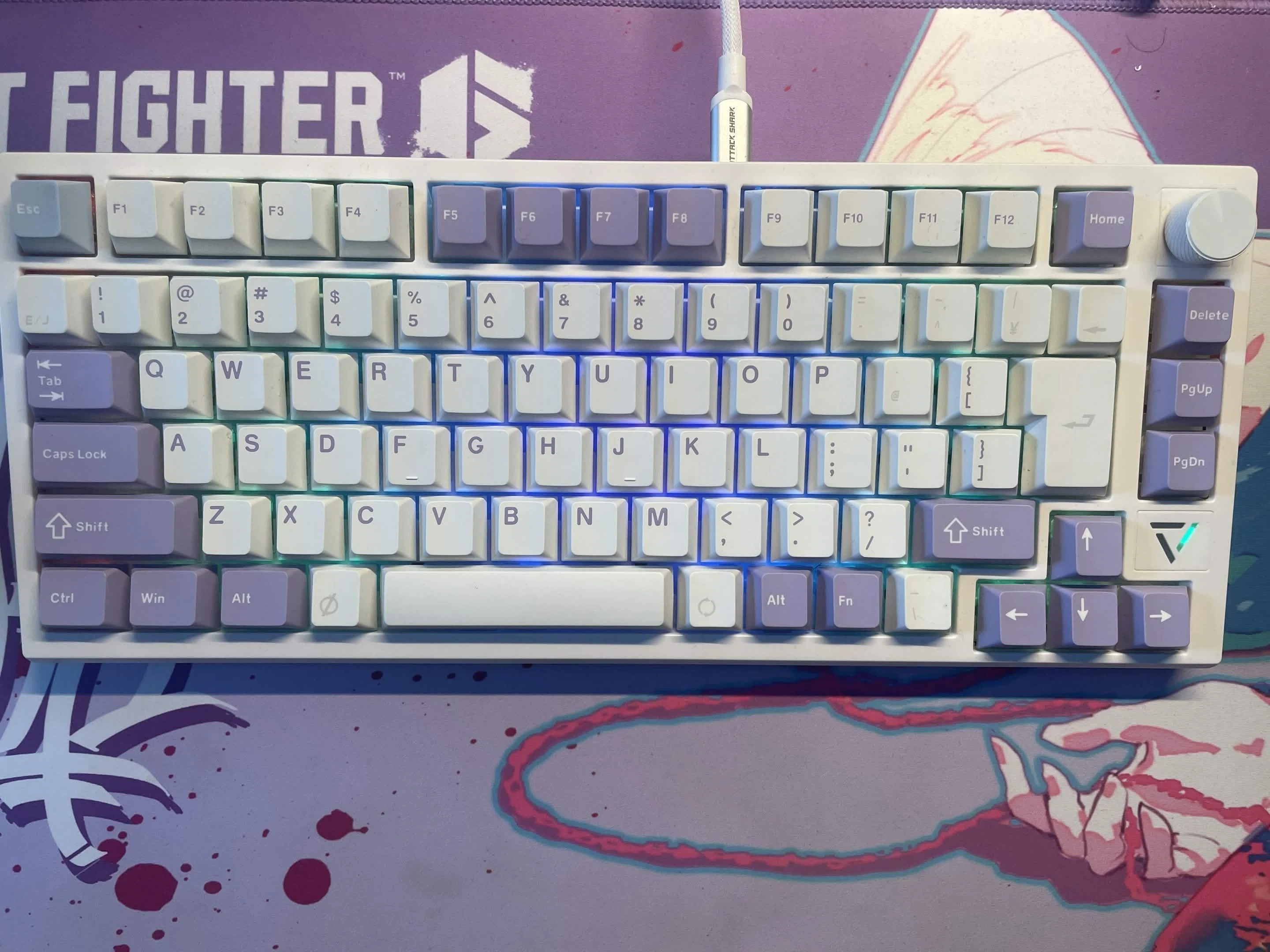 75％・日本語配列・2.4GHz接続。この条件で探して見つけたキーボードを