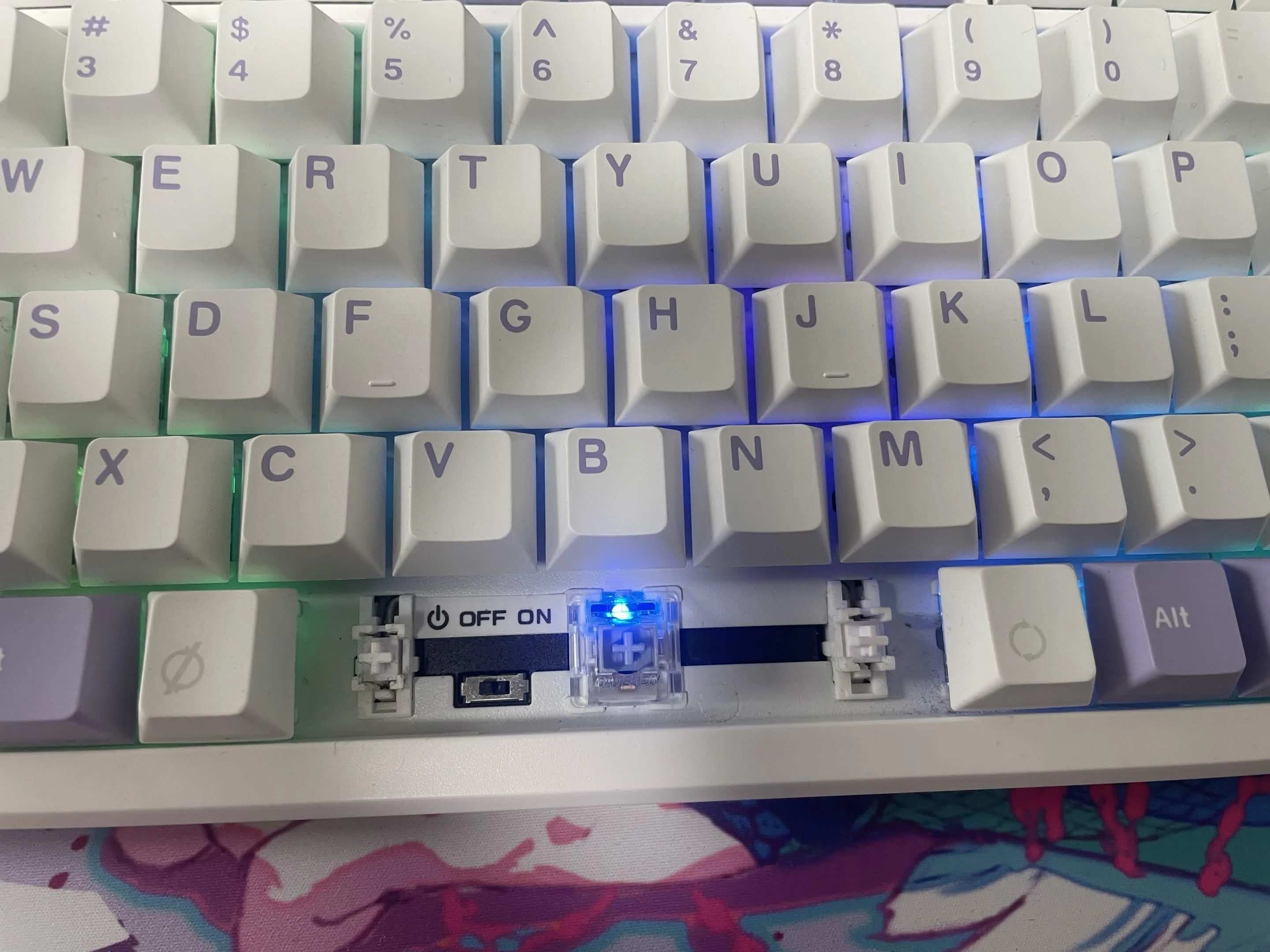 75％・日本語配列・2.4GHz接続。この条件で探して見つけたキーボードを