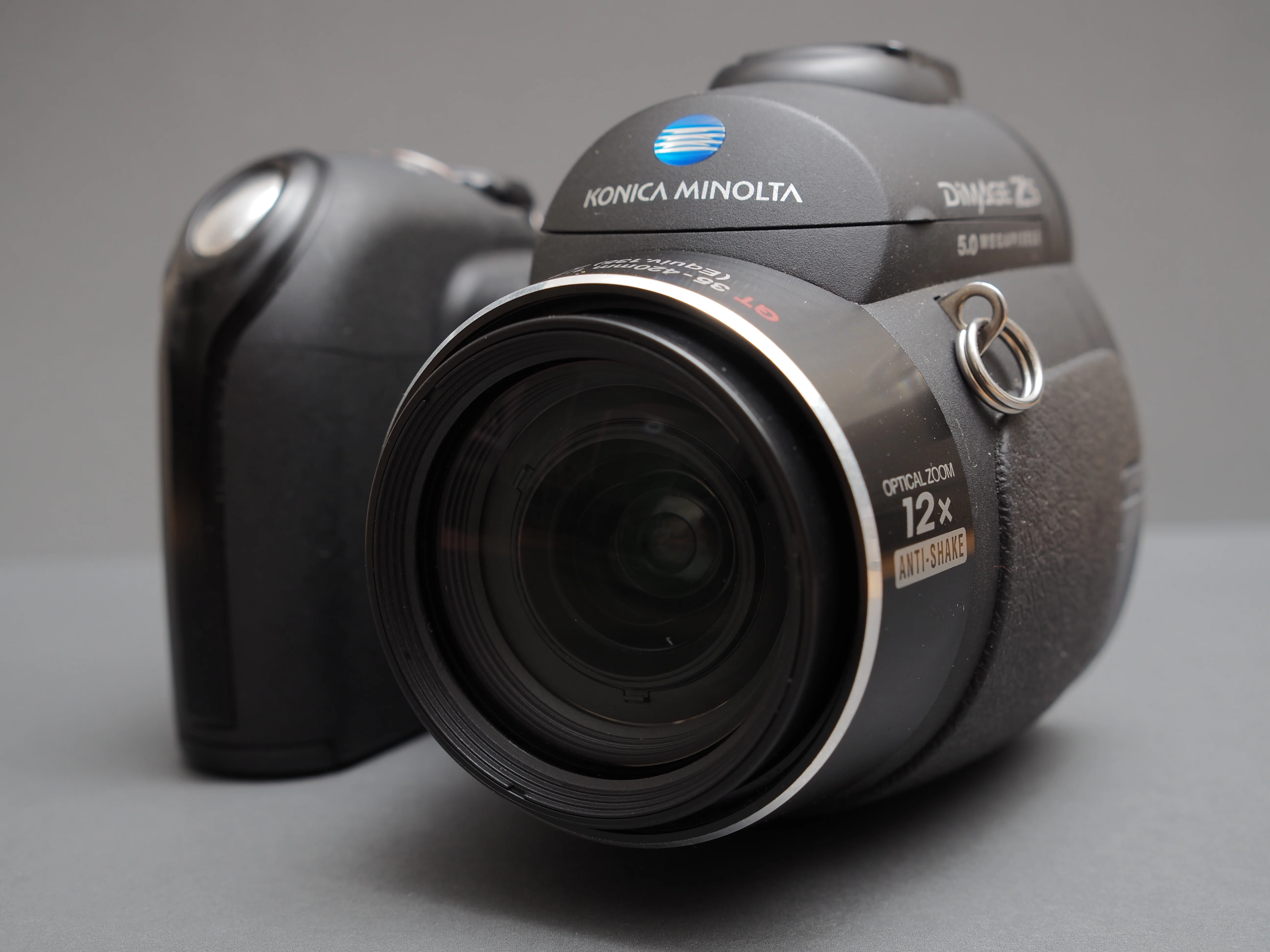 オールドコンデジ再訪】コニカミノルタ末期の名機「DiMAGE Z5」と、私