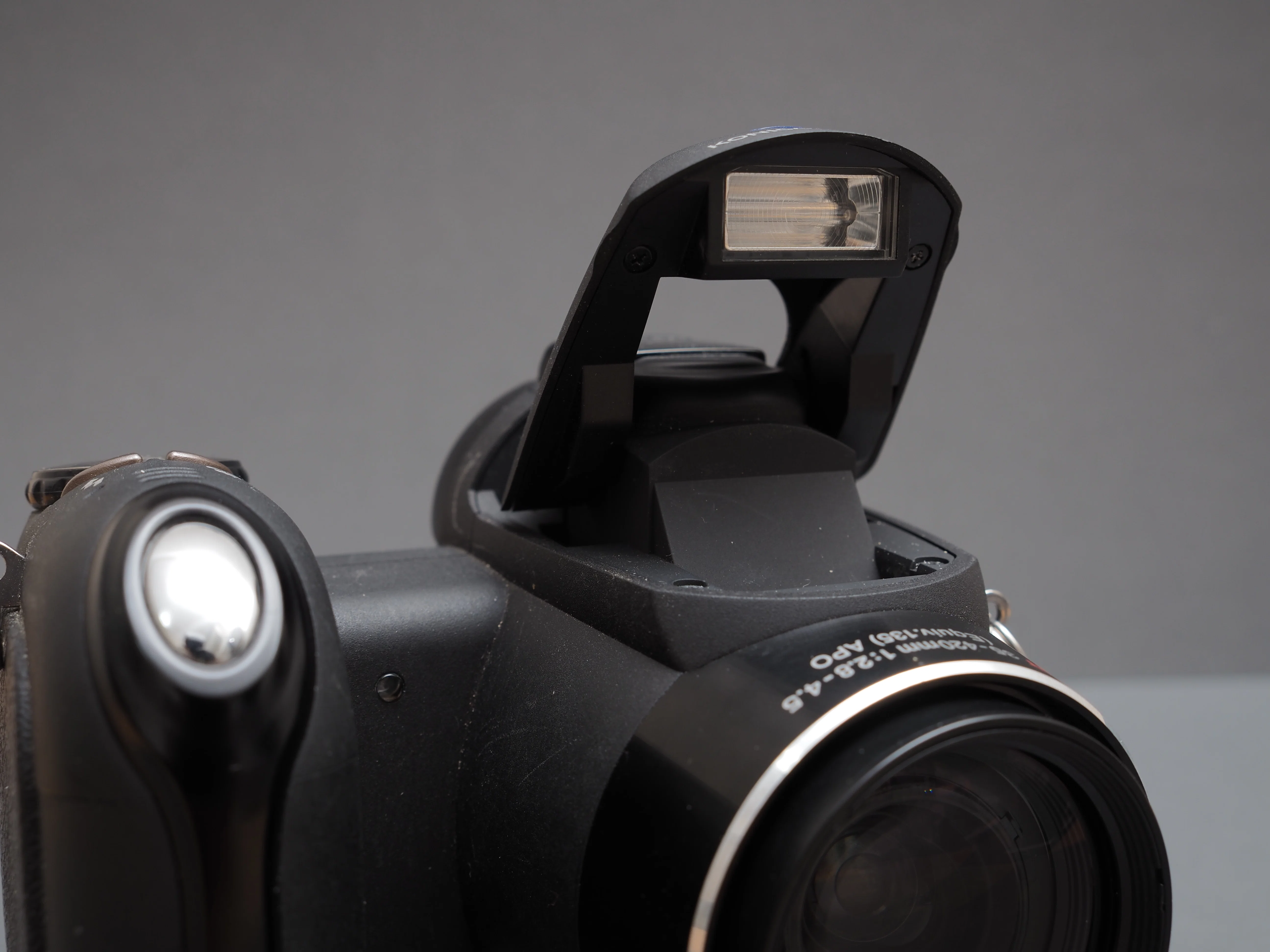 作例たっぷり】オールドコンデジ再訪。名機「DiMAGE Z5」とスマホに