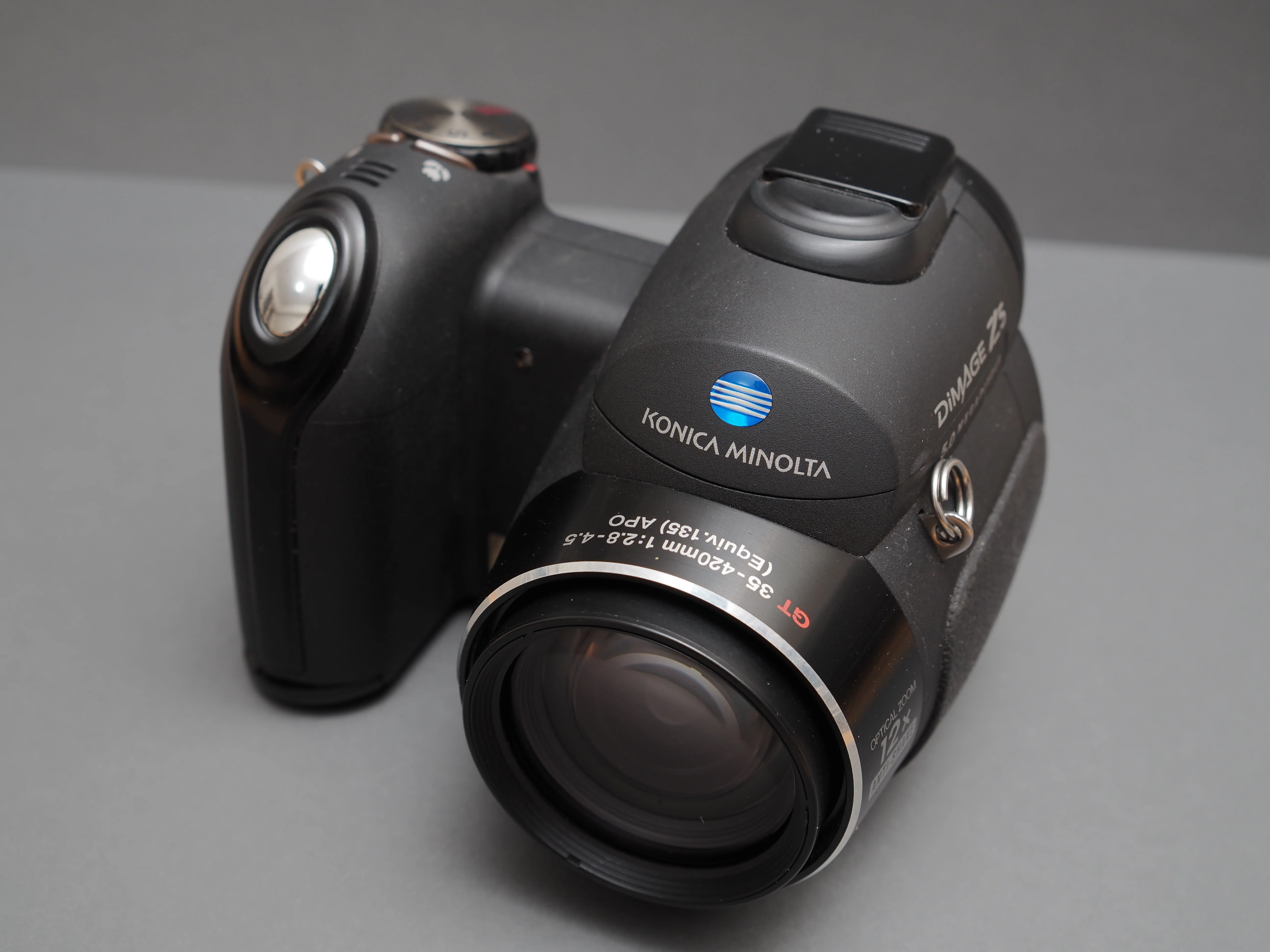 作例たっぷり】オールドコンデジ再訪。名機「DiMAGE Z5」とスマホに