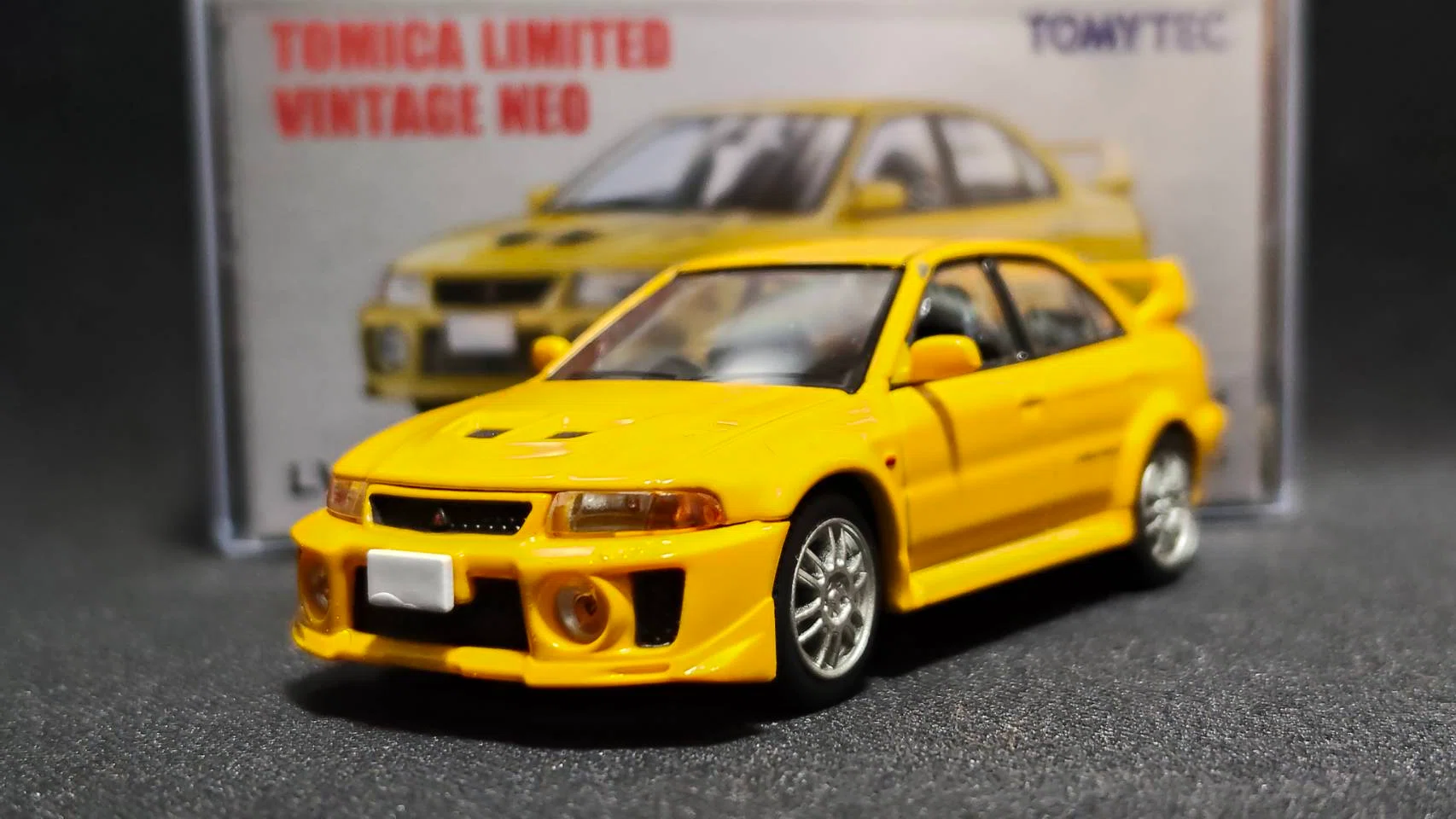 tomica LIMITED VINTAGE NEO 1/64 MITSUBISHI LANCER GSR EVOLUTION Ⅴ