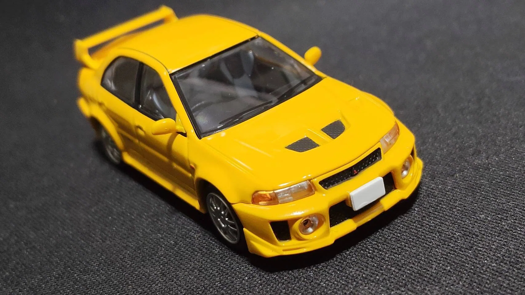 tomica LIMITED VINTAGE NEO 1/64 MITSUBISHI LANCER GSR EVOLUTION Ⅴ