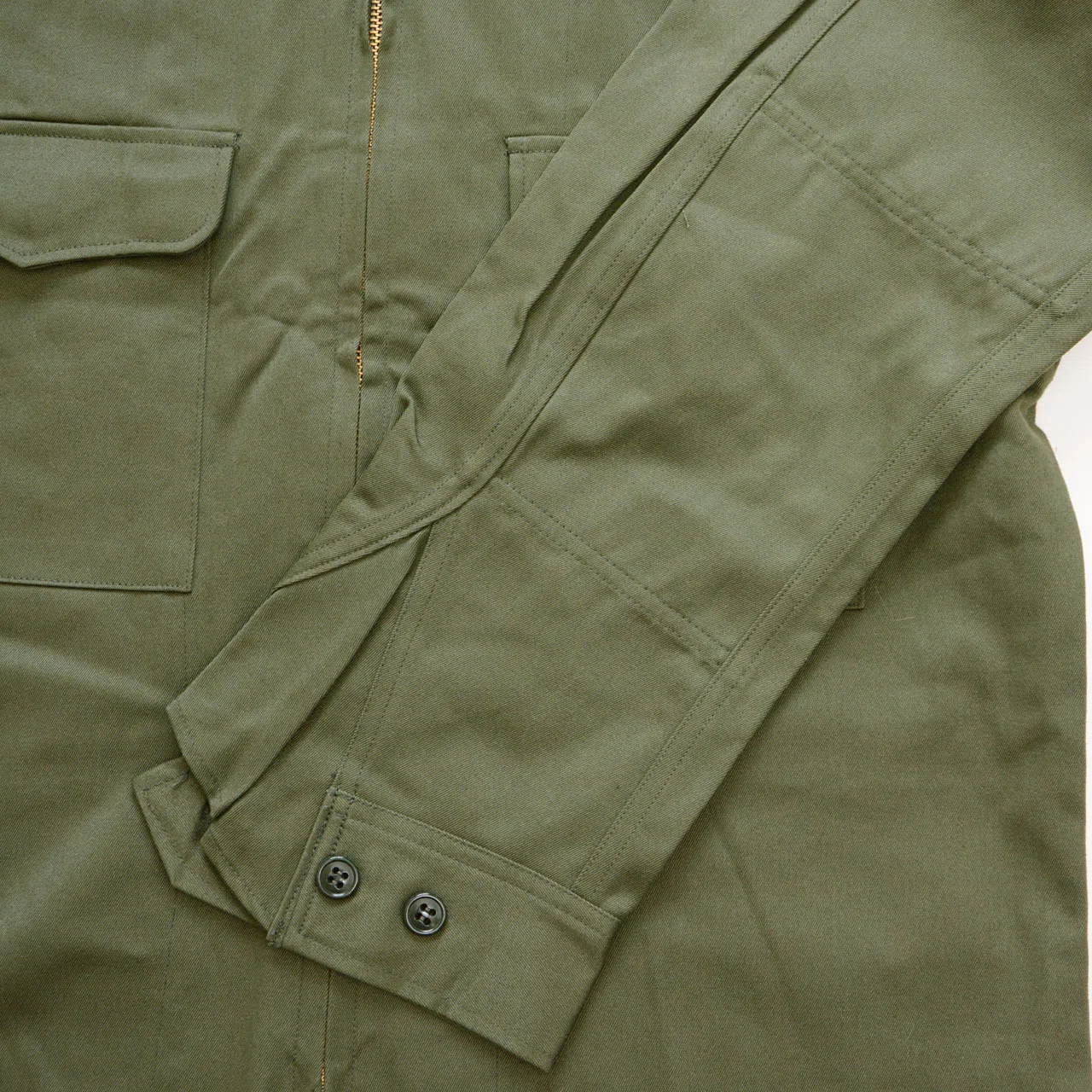 誰も袖を通さなかった陸上自衛隊の65式作業服——デッドストックを発見