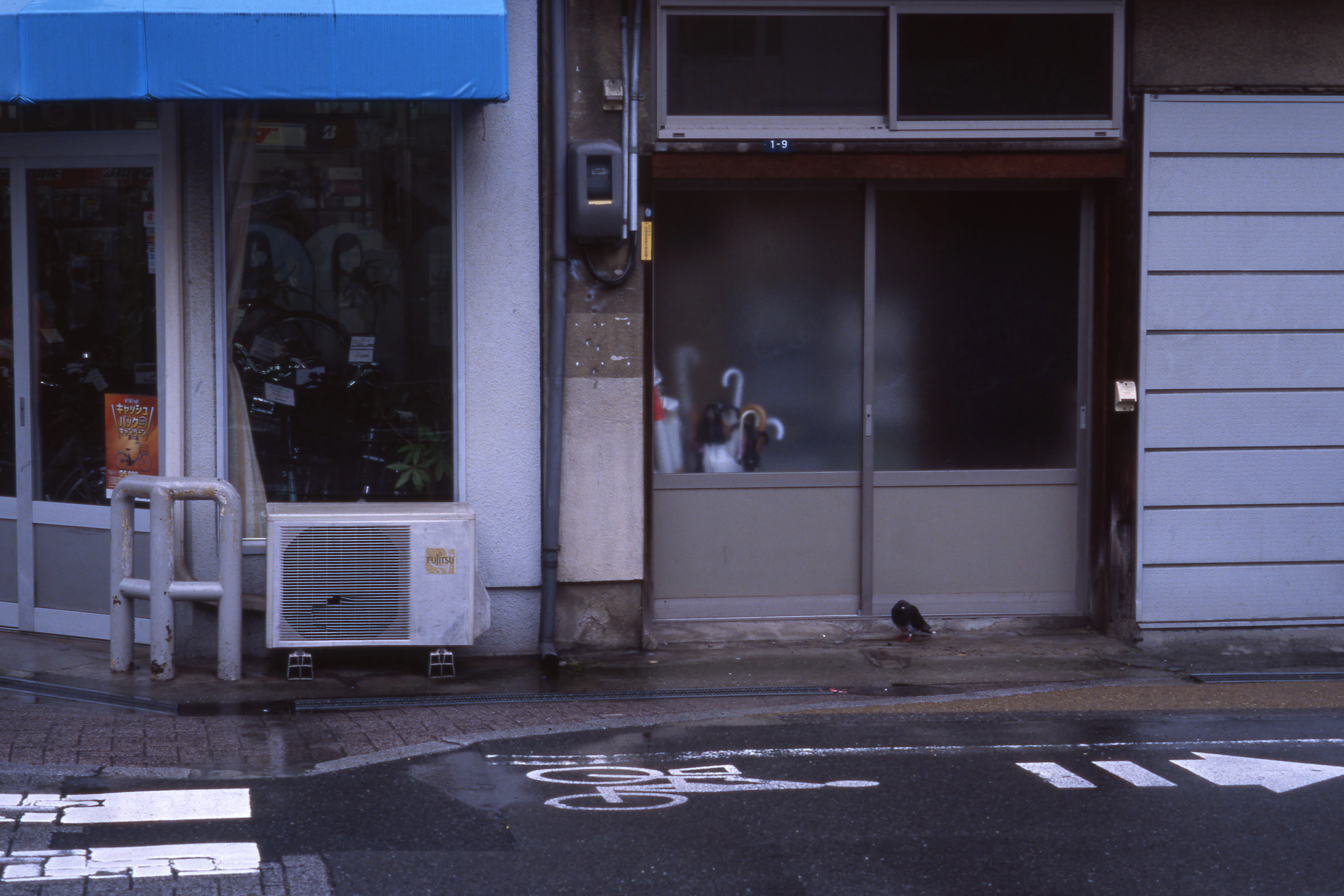 【ちょび作品】雨の街｜#外は雨シリーズ｜F4サイズ ｜風景画｜ ちょび作品】雨の街｜#外は雨シリーズ｜F4サイズ ｜風景画