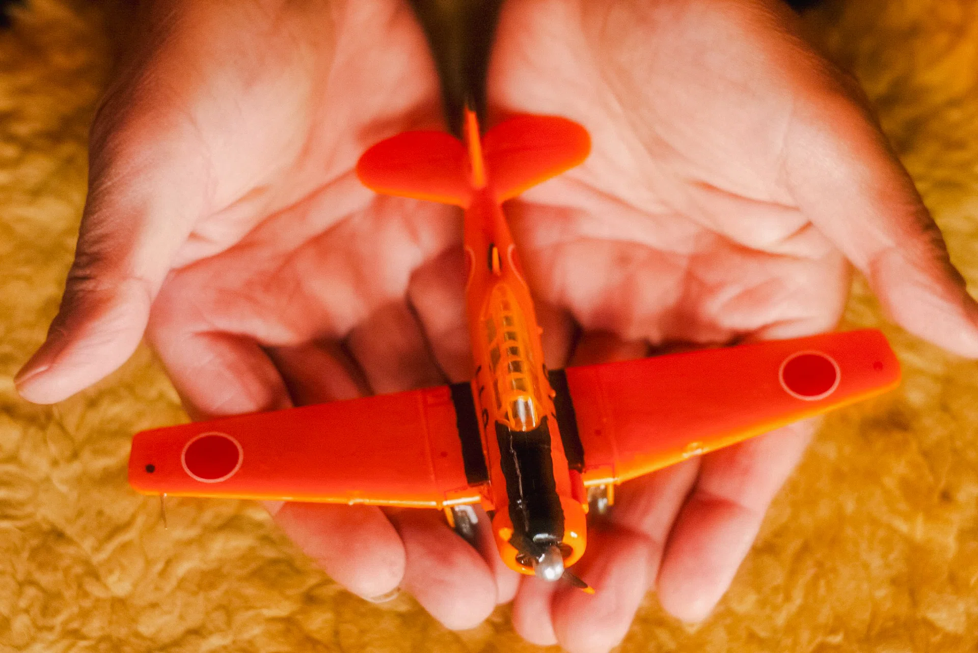 オレンジアーム バケット付き模型 父とX-Wing｜kuno_yasuhiro