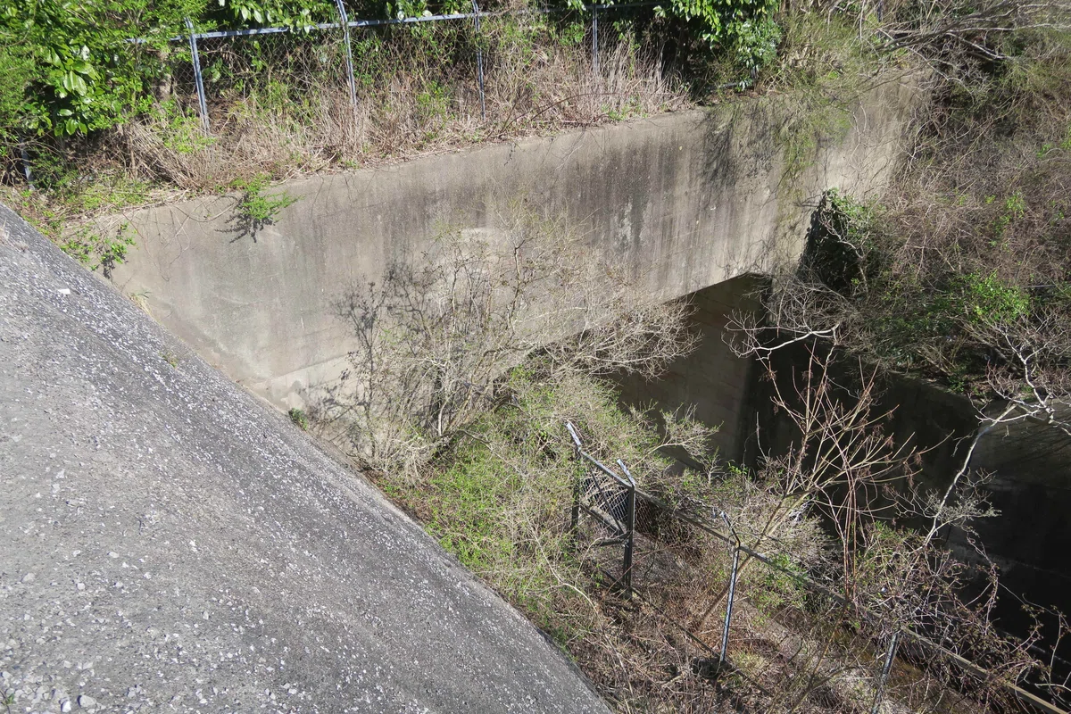 千葉県 荒木根ダム 洪水吐隧道部