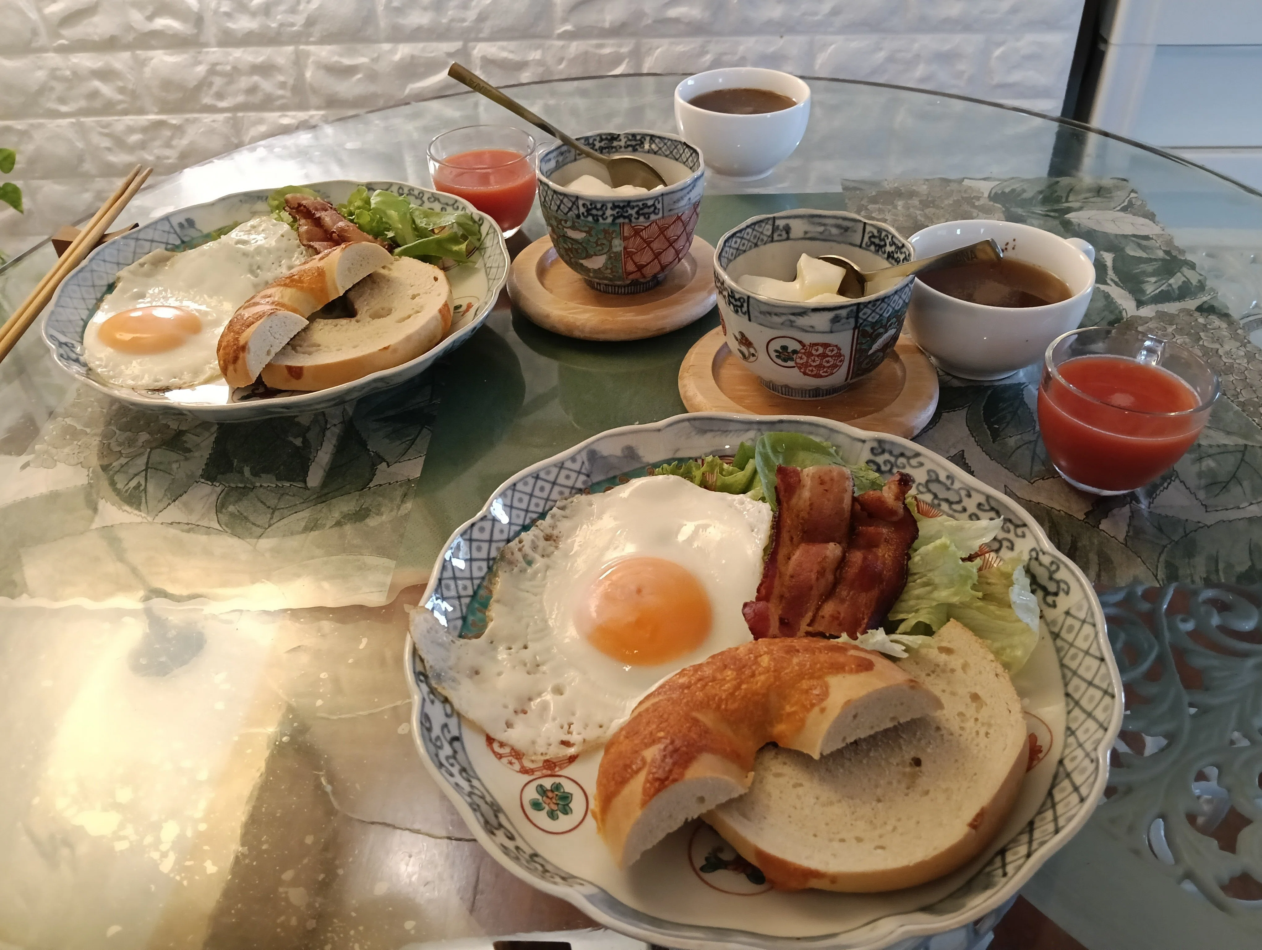 古伊万里｜微塵唐草の丸皿｜ゆんたく