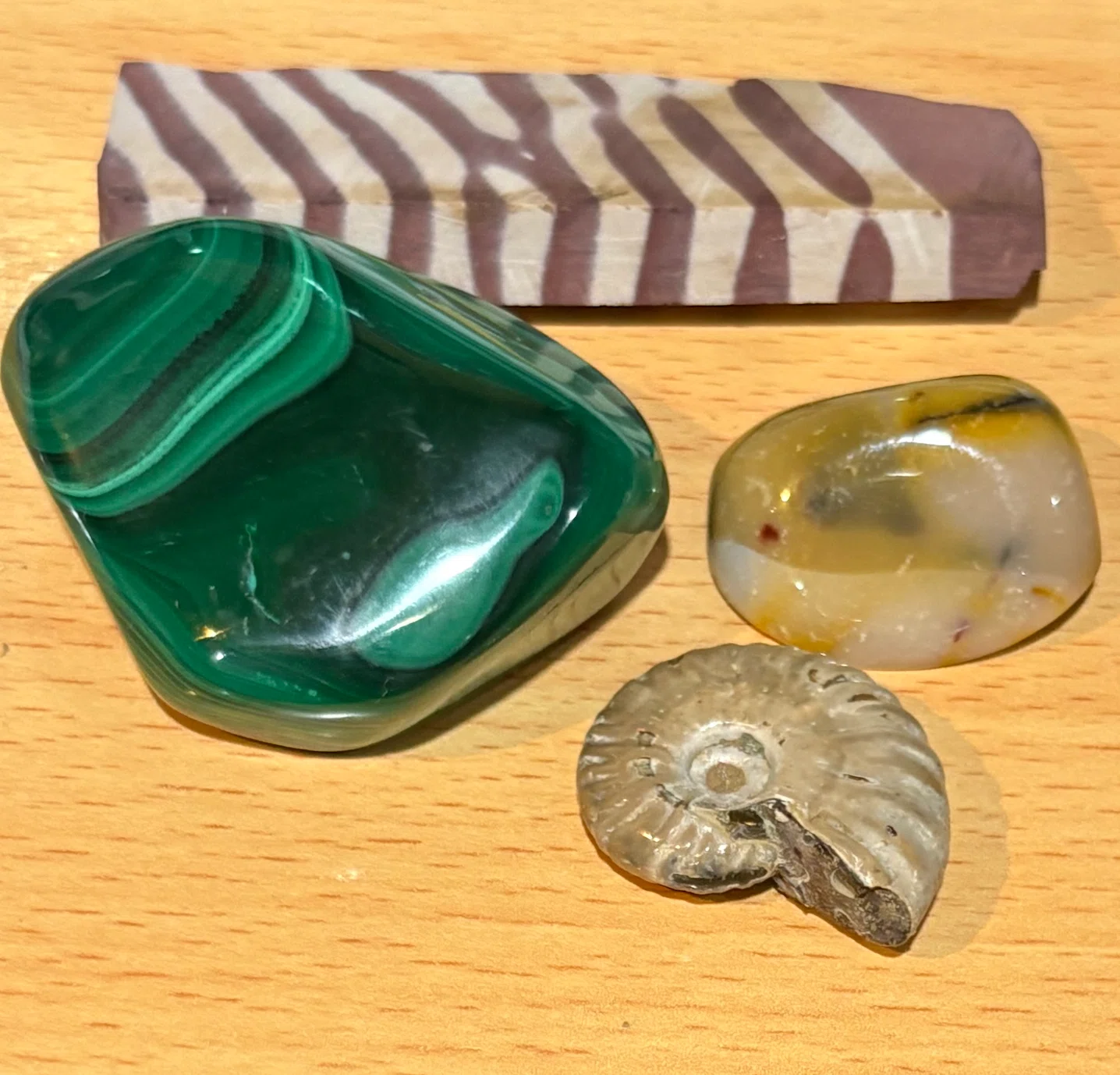 シドニーの旅でゲットした地球 の悠久の歴史を感じるパワーストーン