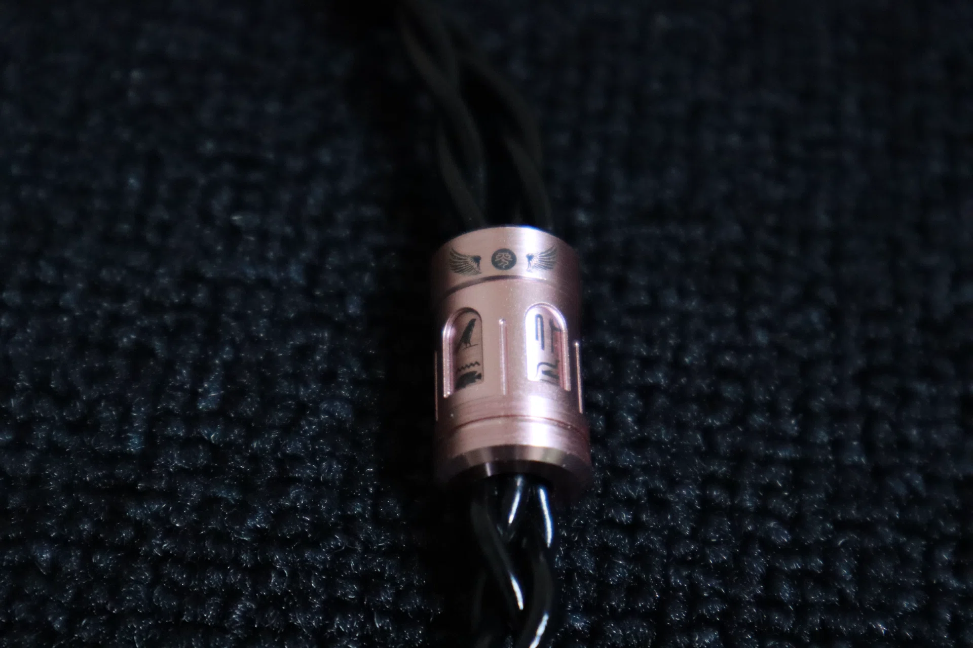 イヤホン AuR Audio - Alicante + Santa Cruz Cable PR】クラシックと現代ボーカルを妥協なく両立する｜ AüR Audio