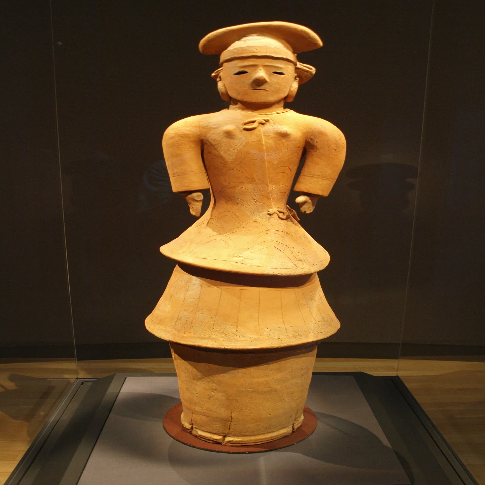 ただ今展示中①重要文化財《埴輪 盛装女子》古墳時代 6世紀 東京国立