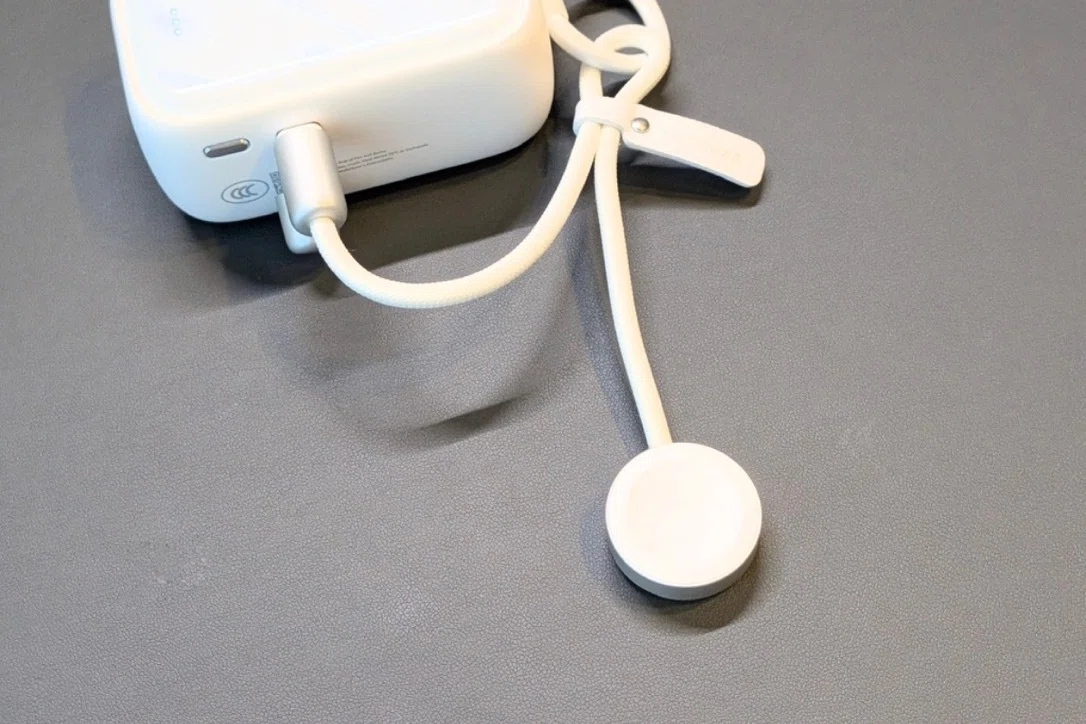 TORRAS PearlGo 2in1レビュー！Apple Watchも充電できる、持ち歩きたくなるモバイルバッテリーだった