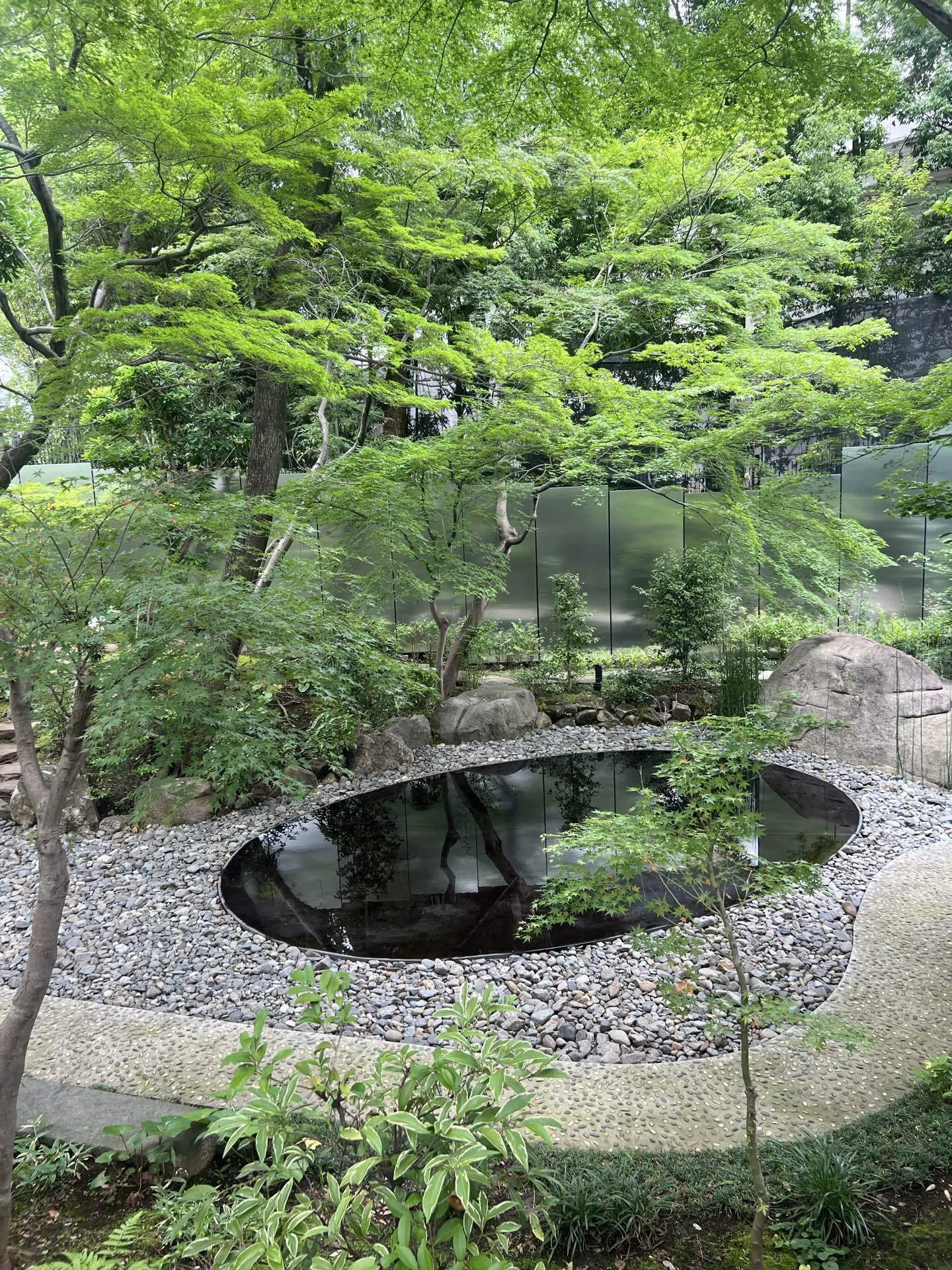 音もせで思ひに燃ゆる蛍こそ 鳴く虫よりもあはれなりけれ(畠山美術館