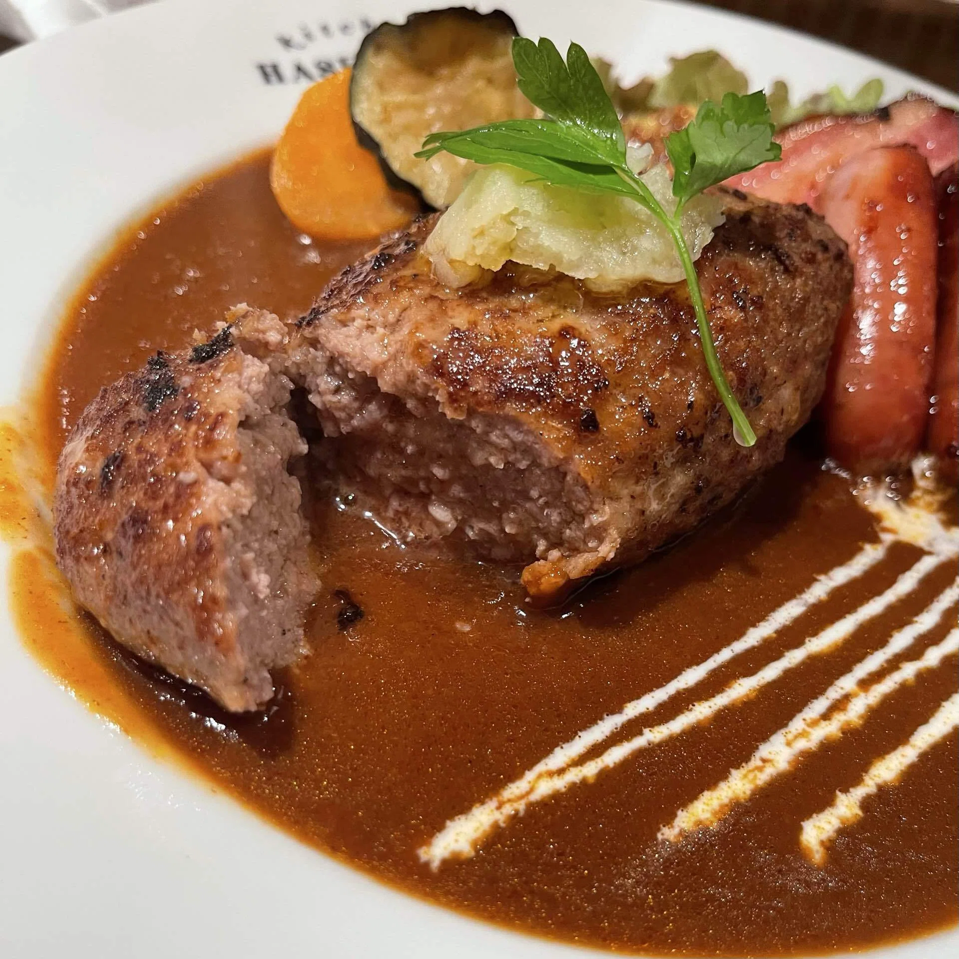 マツコ・デラックスも絶賛！牛タン入りハンバーグ｜キッチン ハセガワ