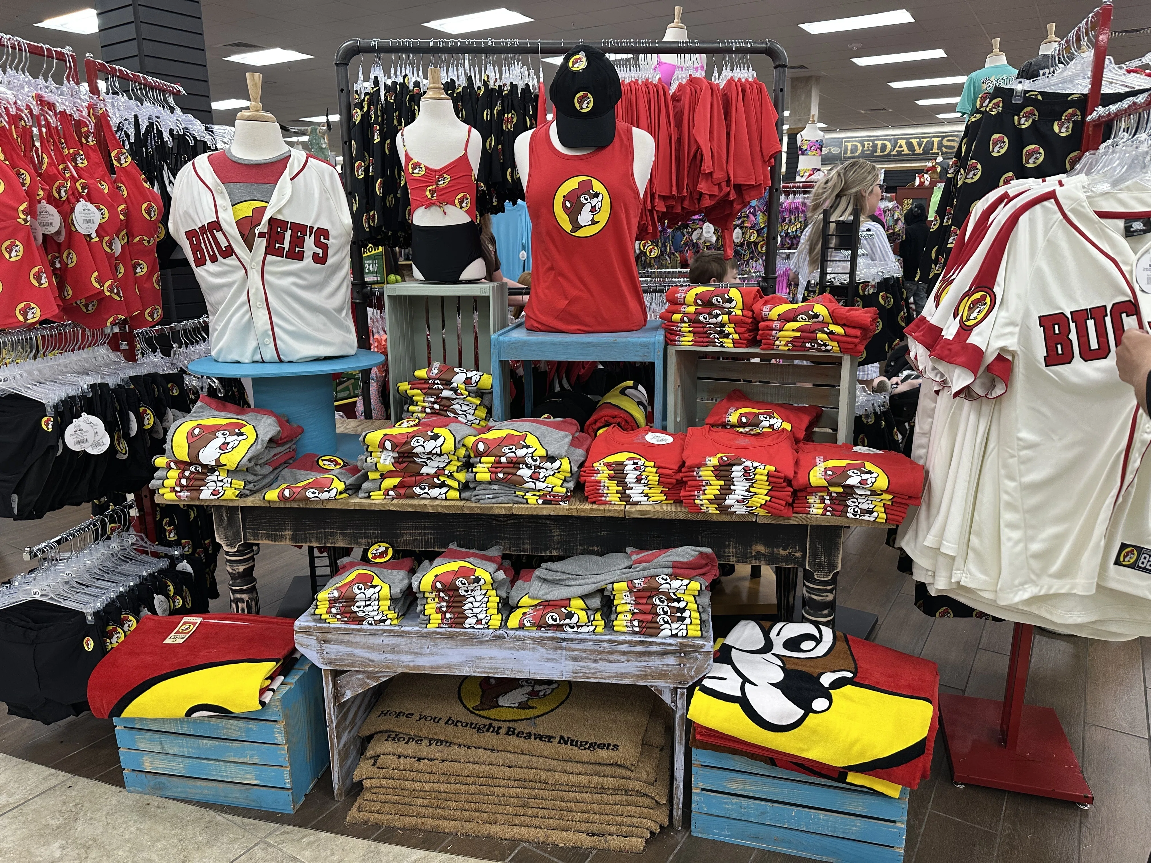 バッキーズ Buc-ee's アメリカで大人気の店｜D. Silverling