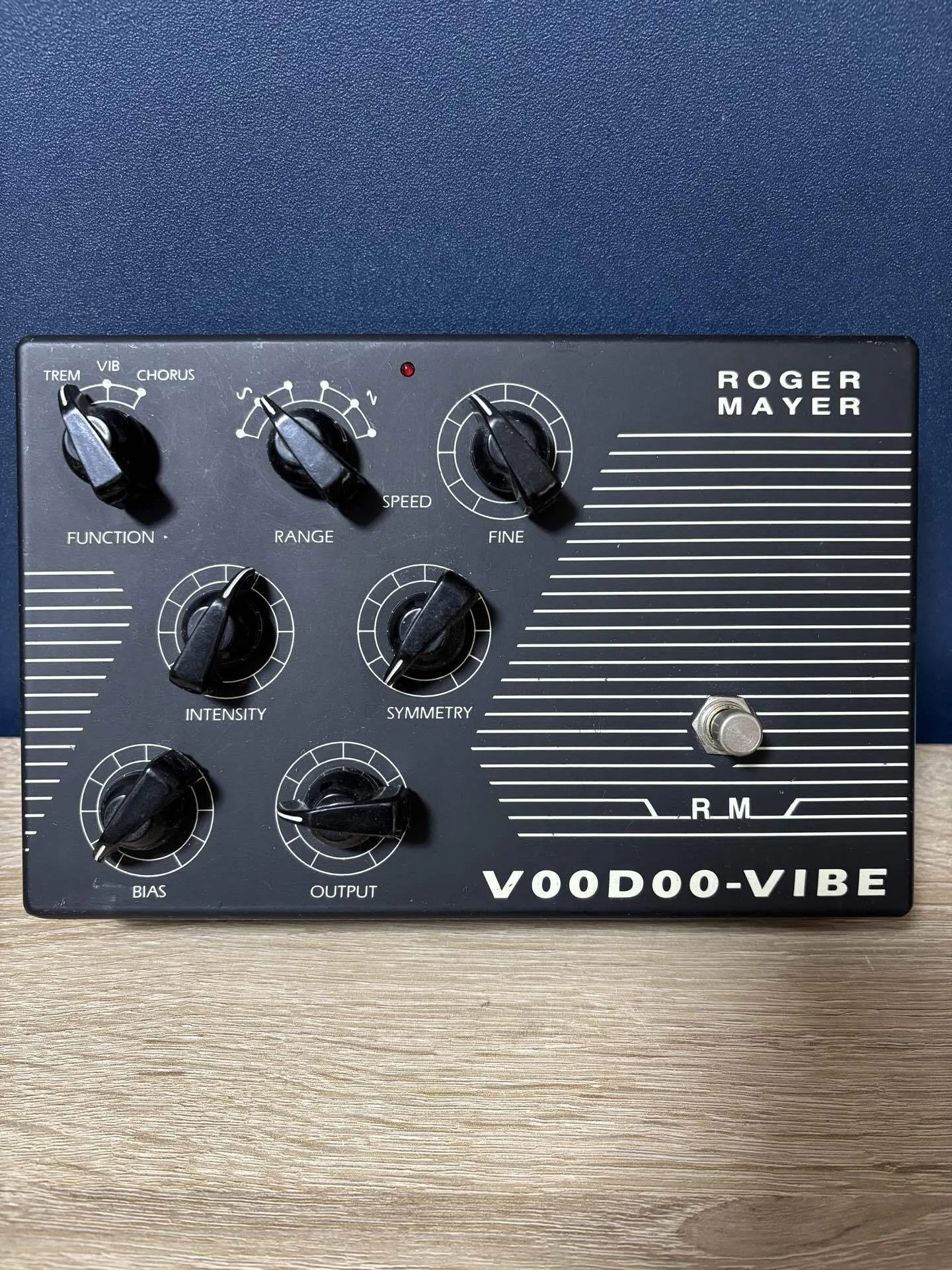 ROGER MAYER VOODOO-VIBE｜OCTOBER ALL OVER