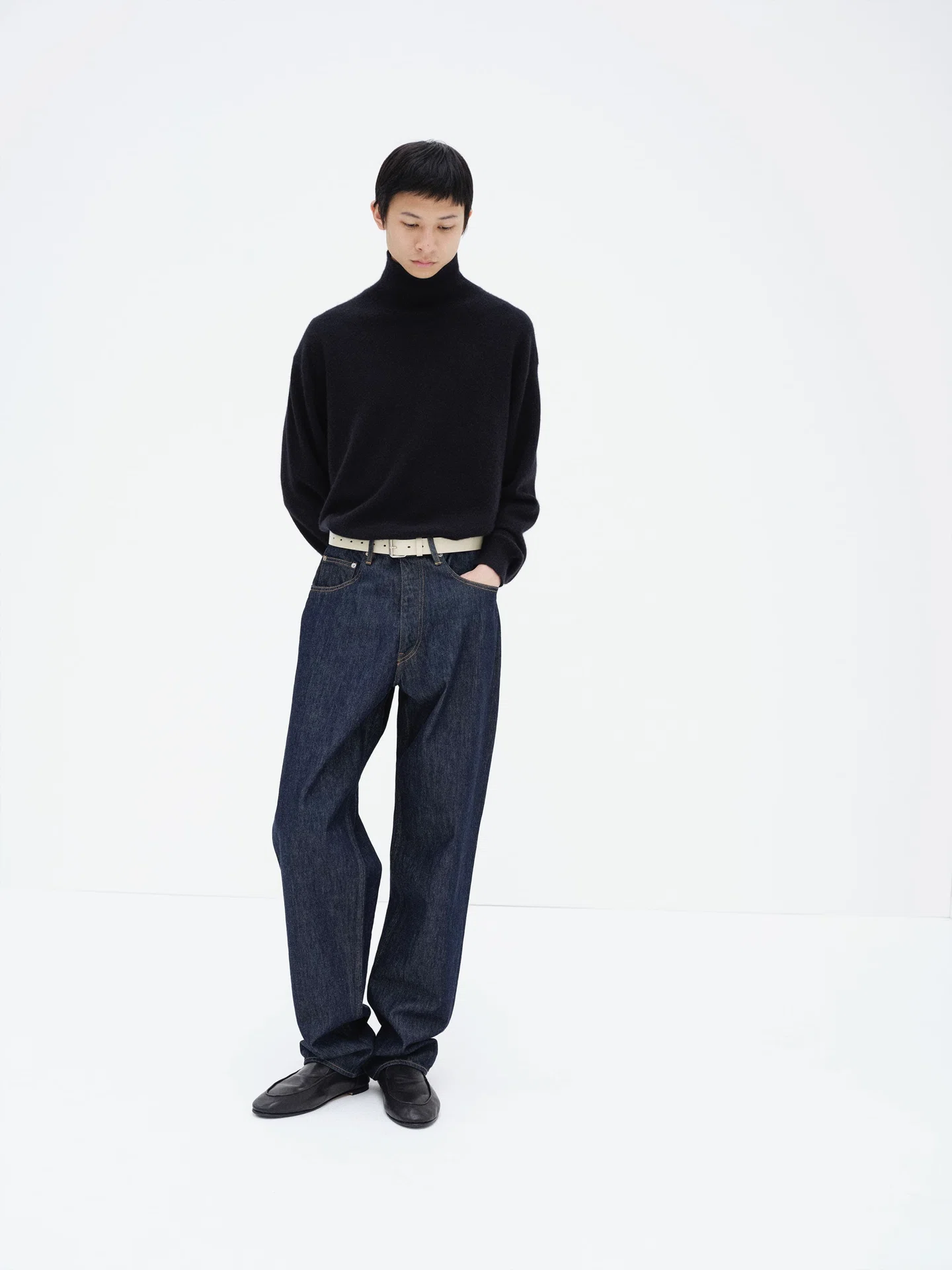 AURALEE】HARD TWIST DENIM WIDE PANTSを購入｜服好きが感じた魅力を