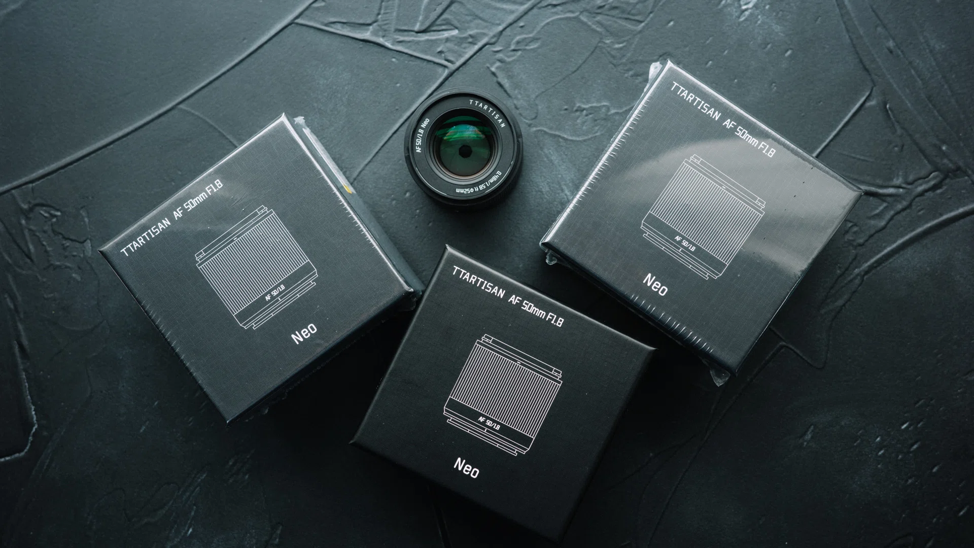 TTArtisan AF 50mm F1.8 Neo』は、「レンズの有り方」を根底から覆す1