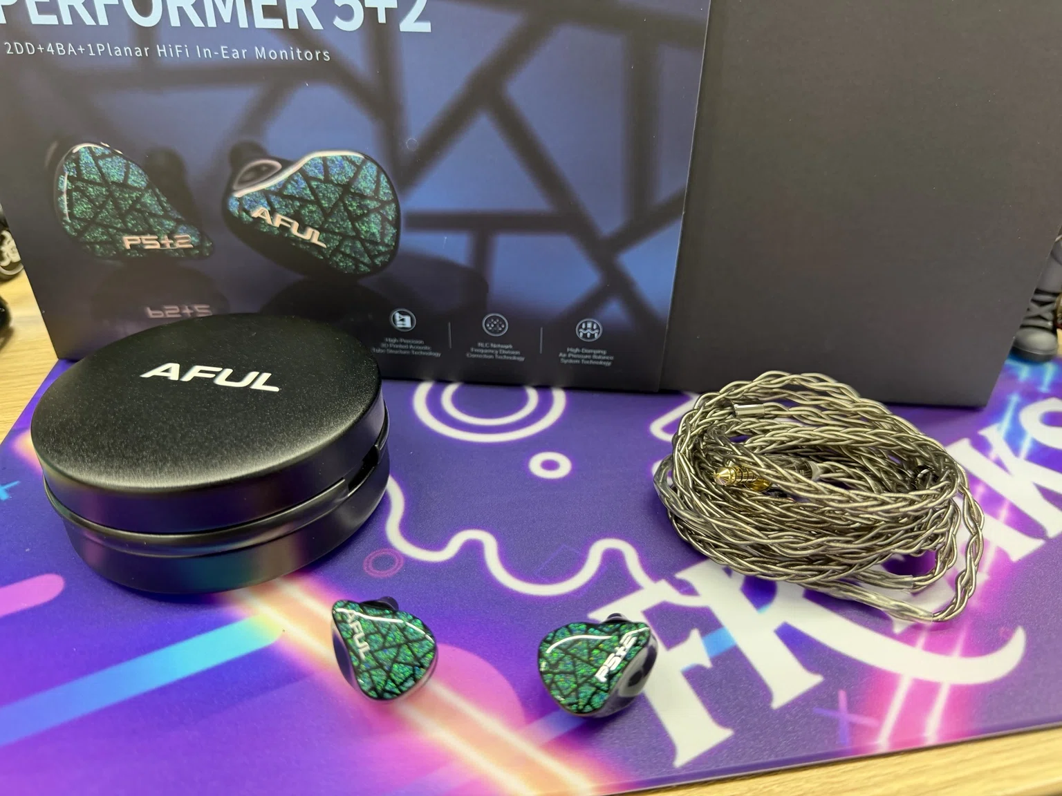 AFUL Perfomer 5+2 箱付属品完備 COREIRイヤーピース付き AFUL Performer 5+2 レビュー｜低域の深さと見通しで、Performer系を今
