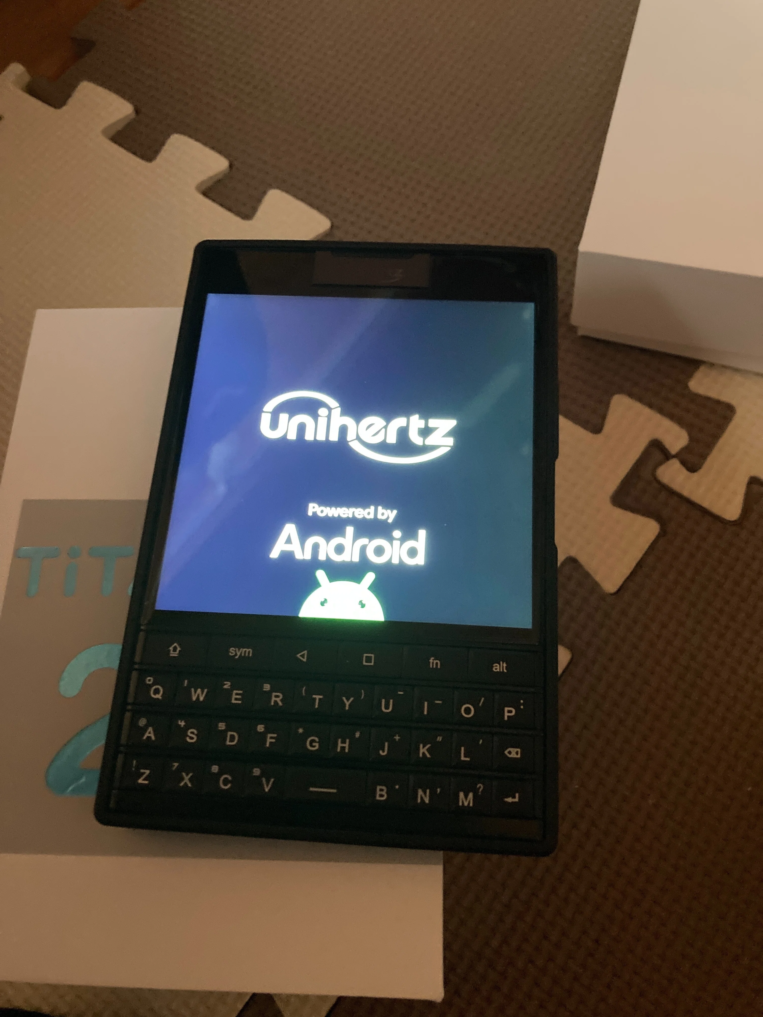【新品】Unihertz Titan2 未開封新品 日記】誕生日プレゼントUnihertz TiTAN2開封の儀_2026年06月14日｜＠由貴