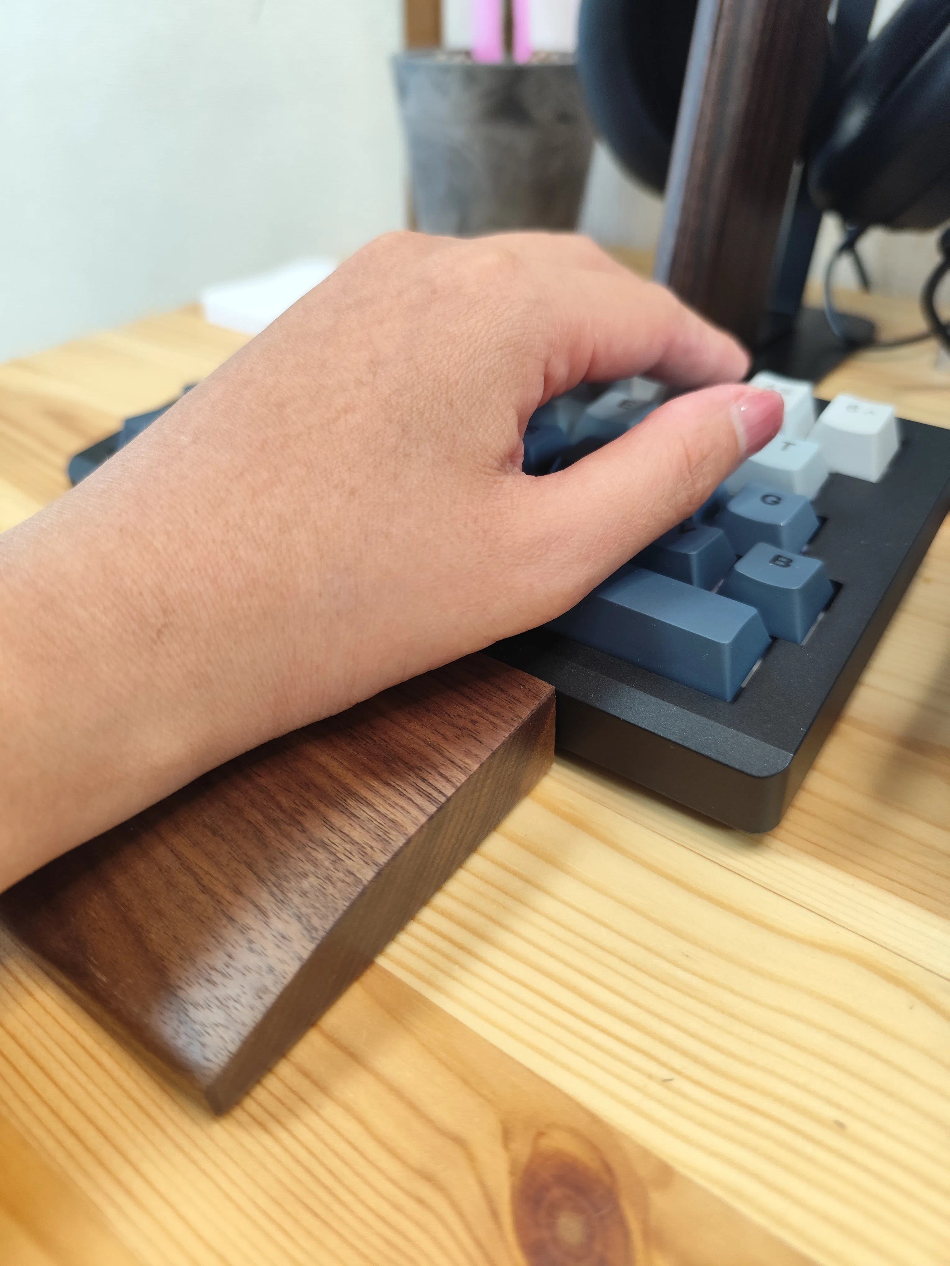 40代在宅ワーカー、腕のしびれを救った「分割キーボード」の話。｜川窪チエ