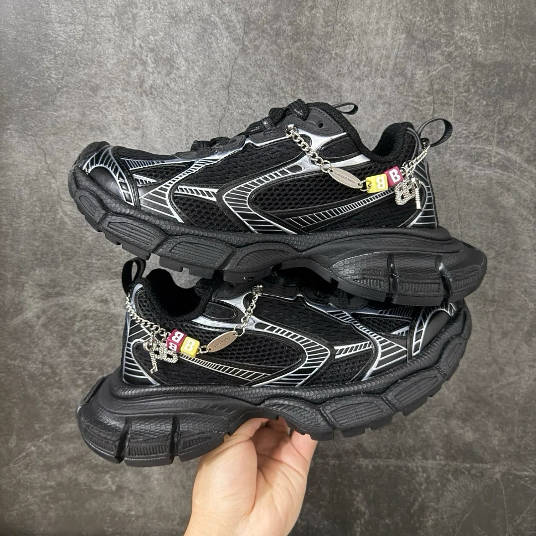 バレンシアガ チャーム付き 3XL スニーカー734731W3XCW1000｜Fog Kicks