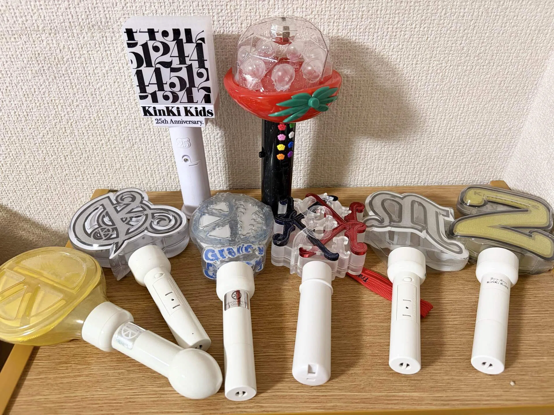 大人の推し活】増え続けるペンライトの「一部」を公開！そしてその活用