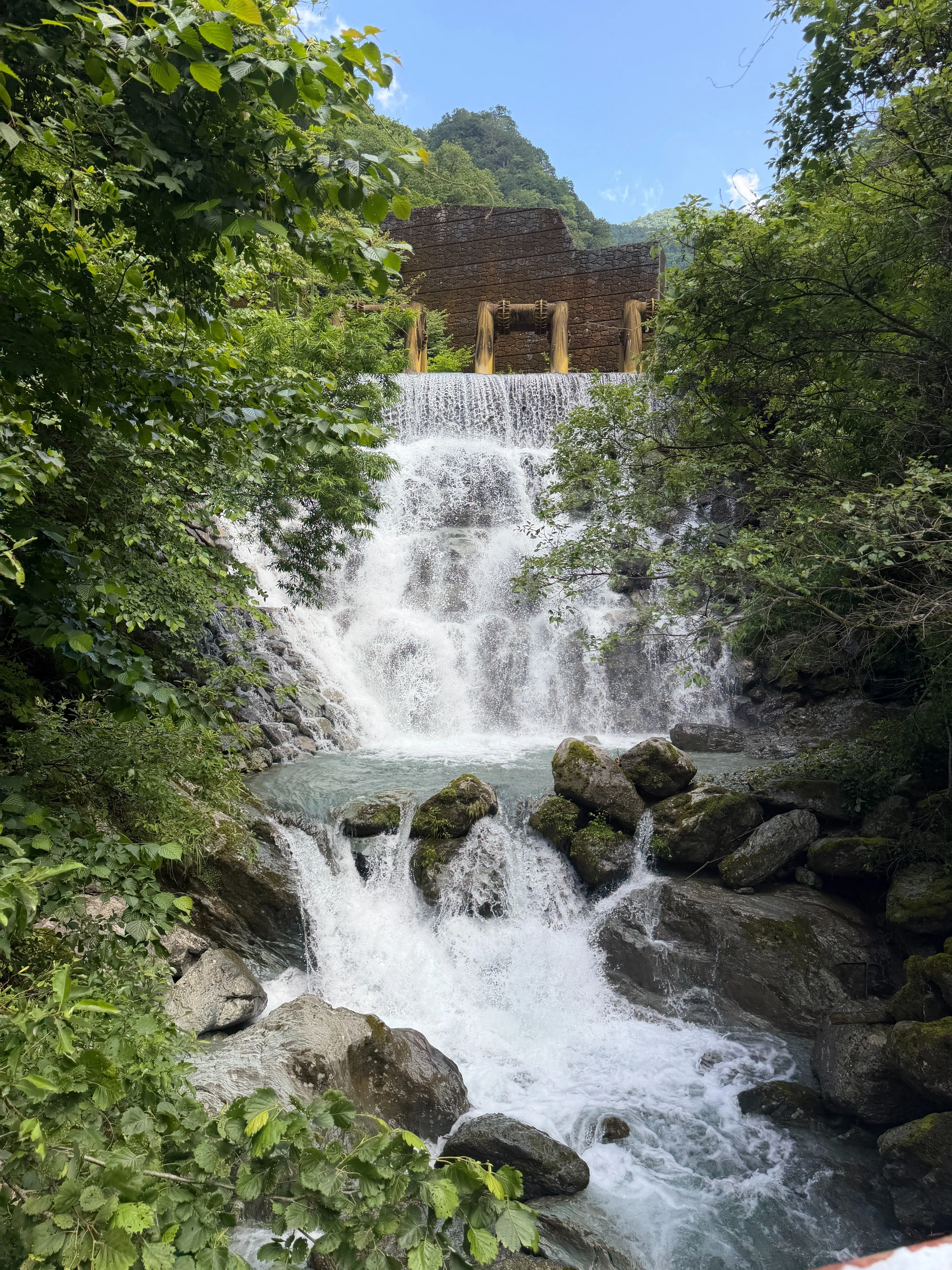 滝 四国横断紀②】「水の国に雨乞の滝」～激しくその勢力を百倍し得るは水