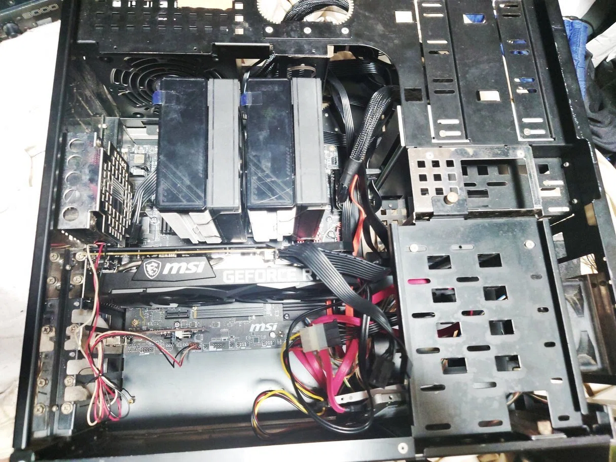 自作！第6世代 Core i5-6500T グラボ付（Quadro） Win11
