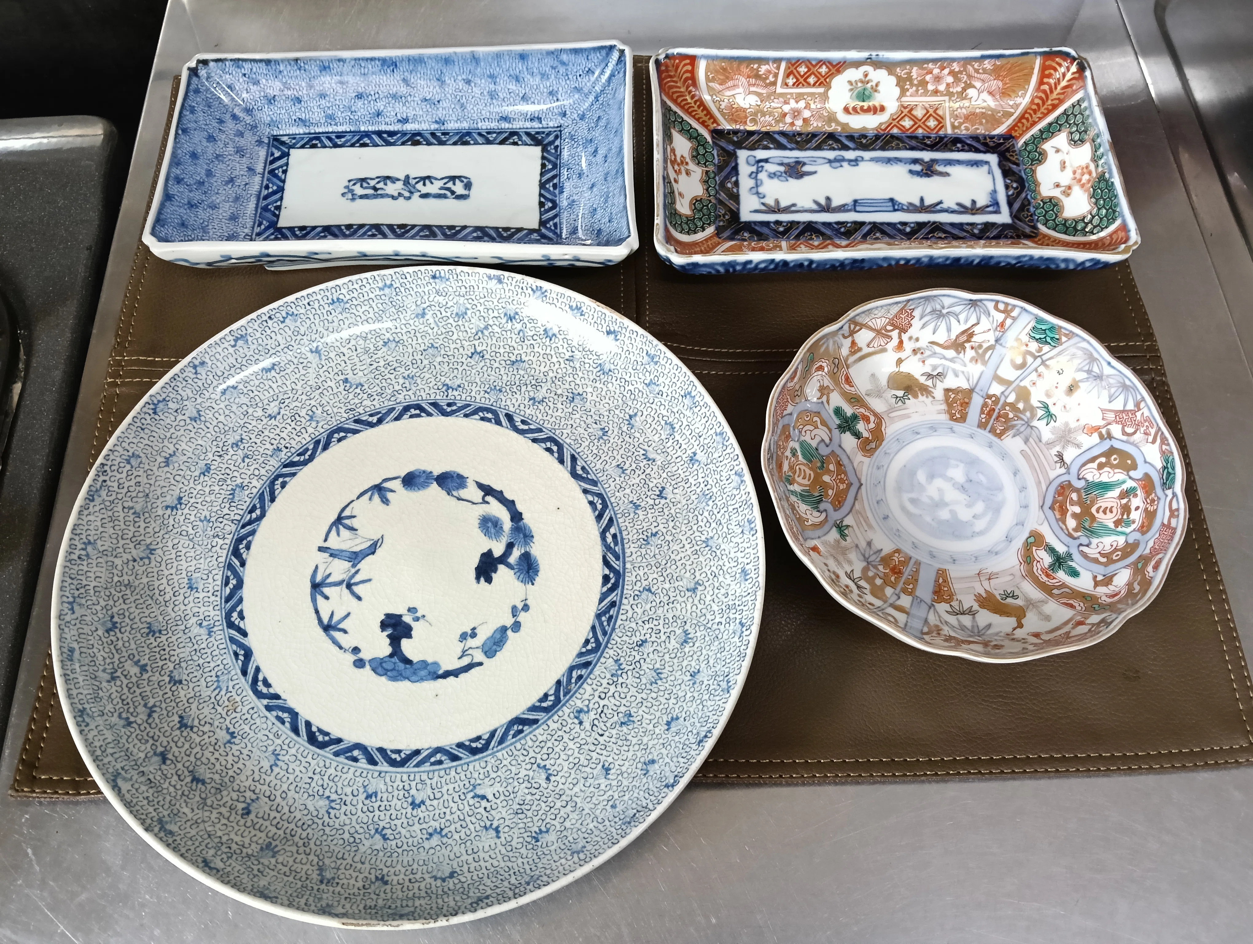 古伊万里｜微塵唐草の丸皿｜ゆんたく