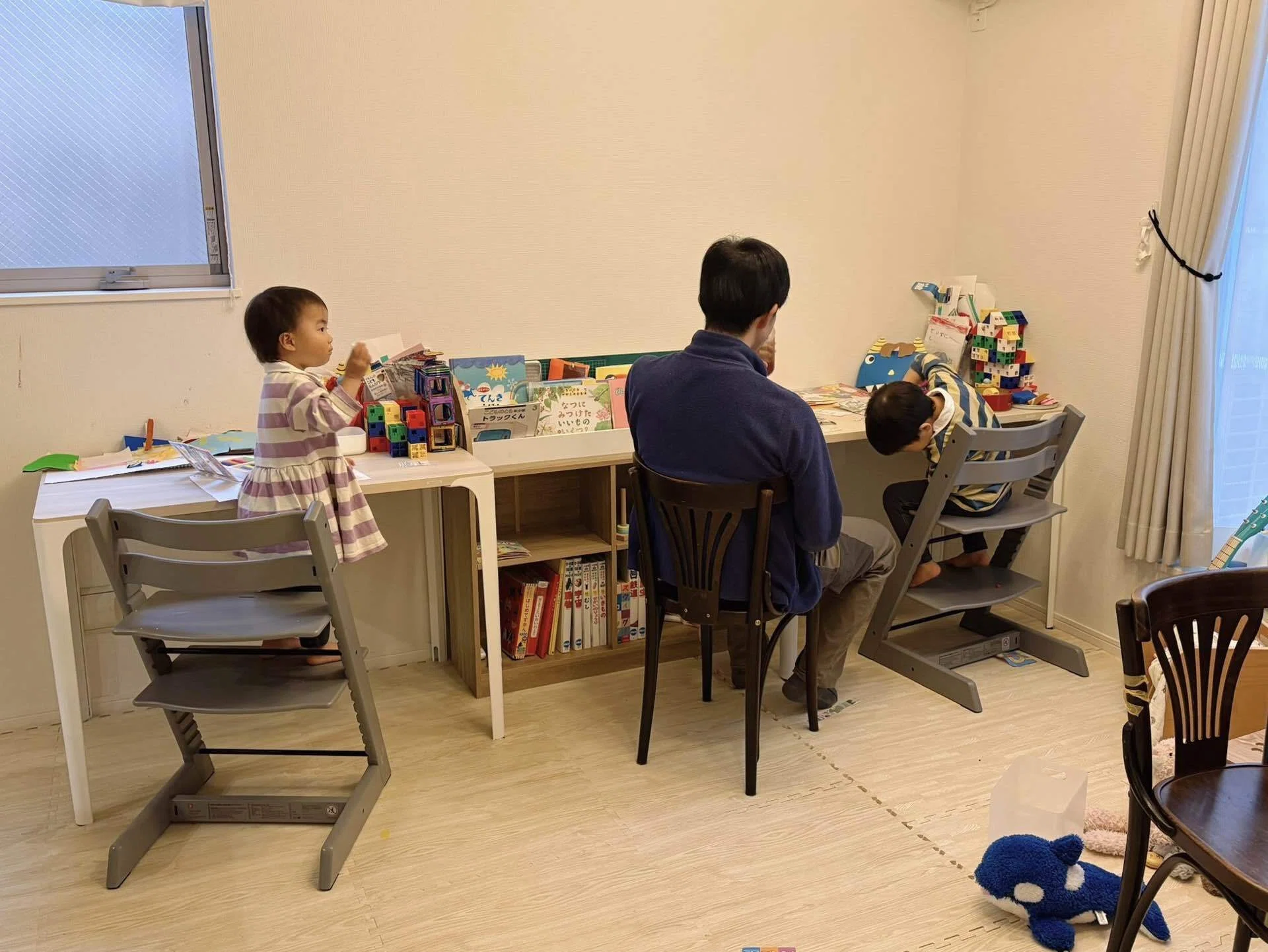 子供の学習机。兄妹2台導入の半年後。｜清宮ゆうか｜年子兄妹のママ 
